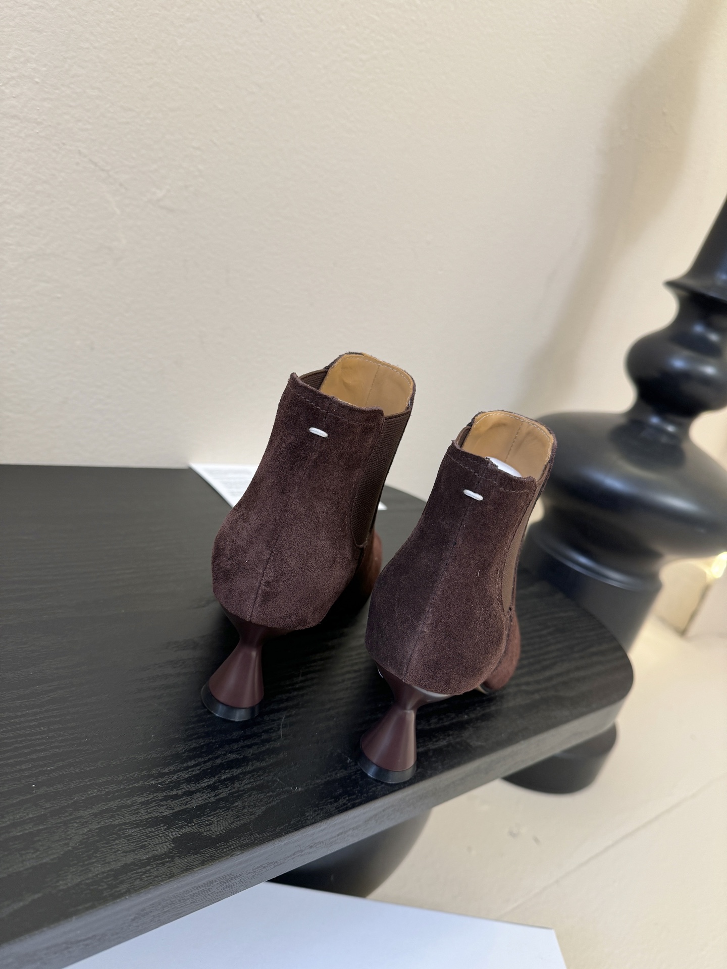 Maison Margiel* 玛吉拉分趾经典款矮跟娃娃头苹果头短靴MM6家tabi分趾鞋靴2025新品