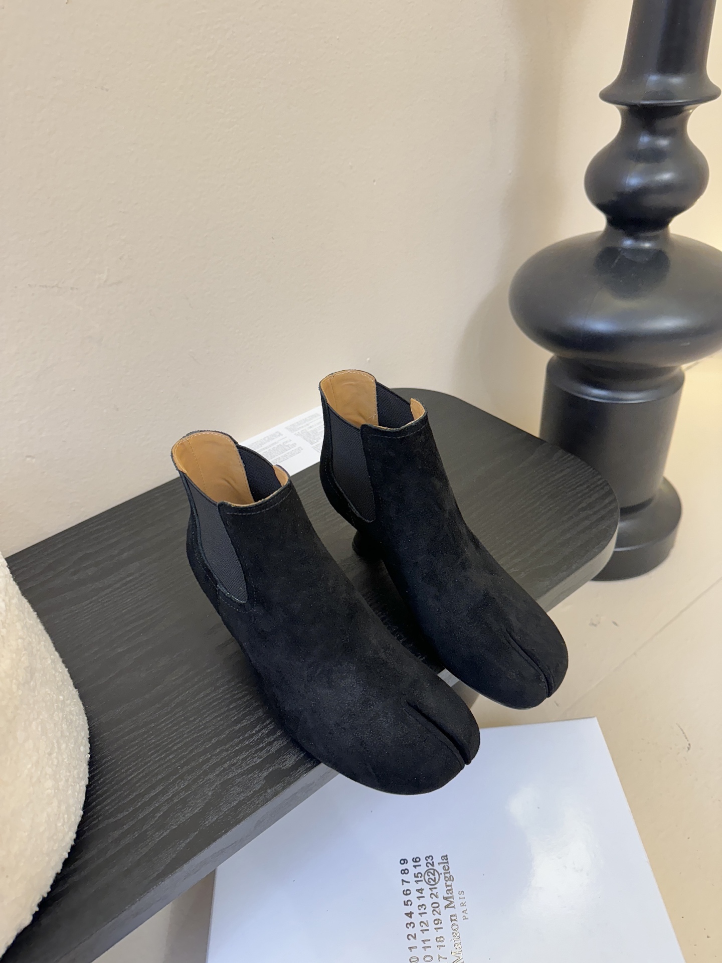 Maison Margiel* 玛吉拉分趾经典款矮跟娃娃头苹果头短靴MM6家tabi分趾鞋靴2025新品