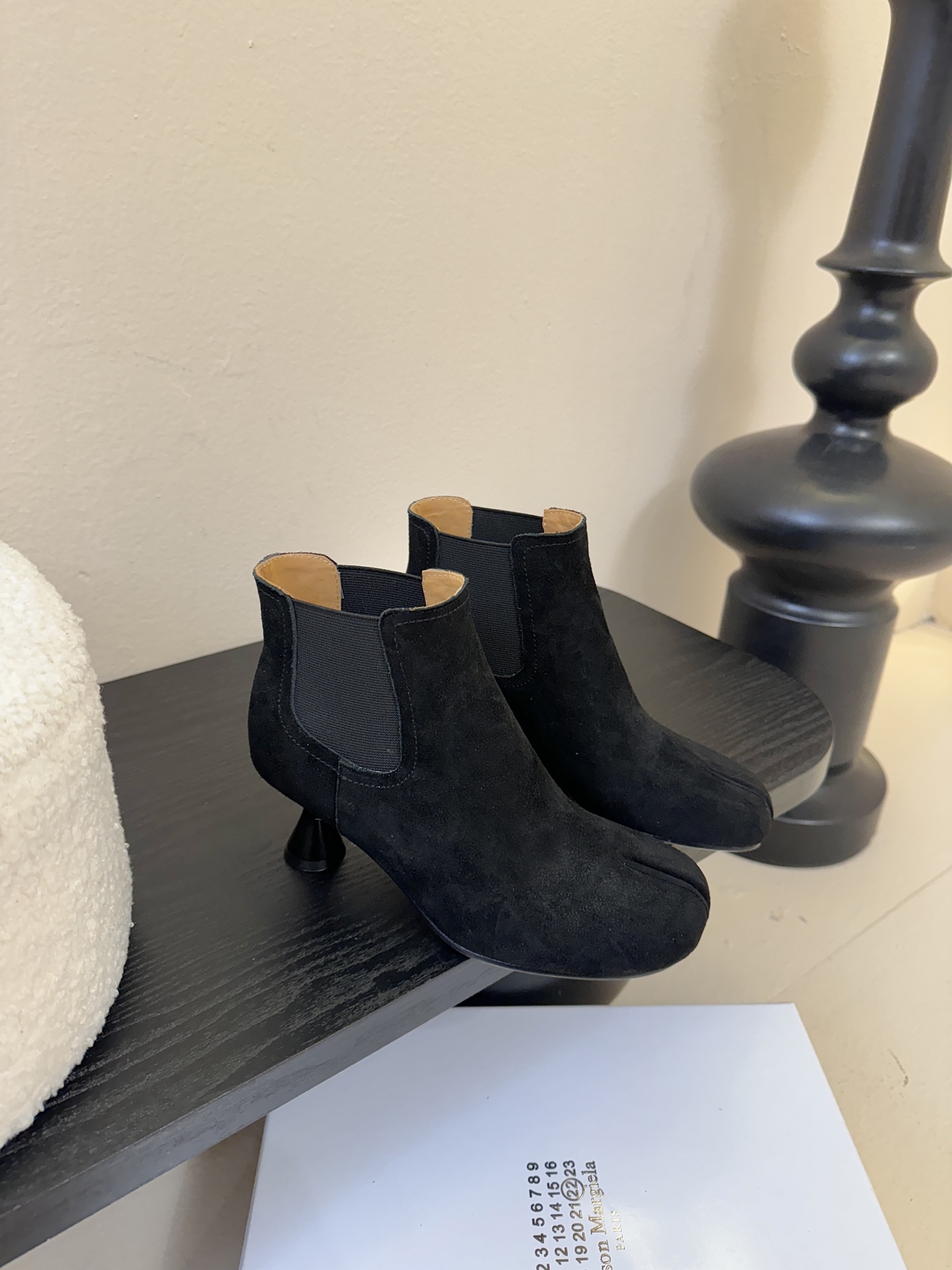 Maison Margiel* 玛吉拉分趾经典款矮跟娃娃头苹果头短靴MM6家tabi分趾鞋靴2025新品