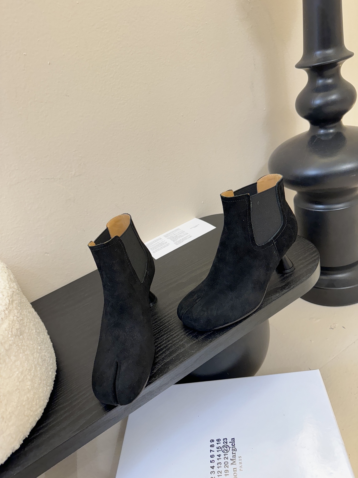 Maison Margiel* 玛吉拉分趾经典款矮跟娃娃头苹果头短靴MM6家tabi分趾鞋靴2025新品