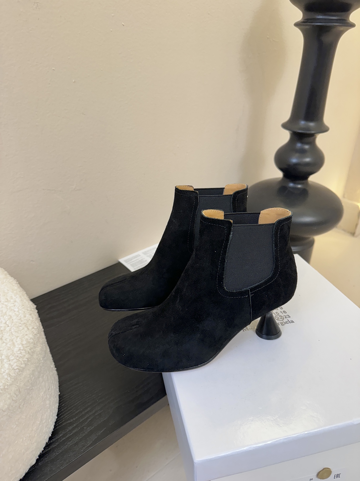 Maison Margiel* 玛吉拉分趾经典款矮跟娃娃头苹果头短靴MM6家tabi分趾鞋靴2025新品