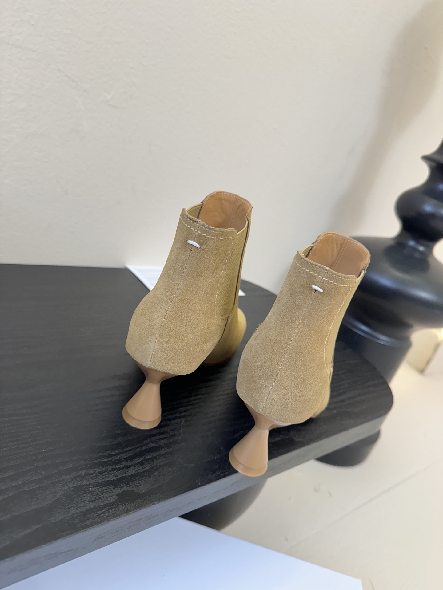 Maison Margiel* 玛吉拉分趾经典款矮跟娃娃头苹果头短靴MM6家tabi分趾鞋靴2025新品