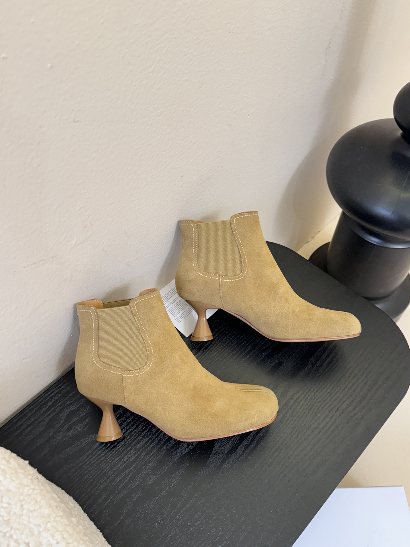 Maison Margiel* 玛吉拉分趾经典款矮跟娃娃头苹果头短靴MM6家tabi分趾鞋靴2025新品