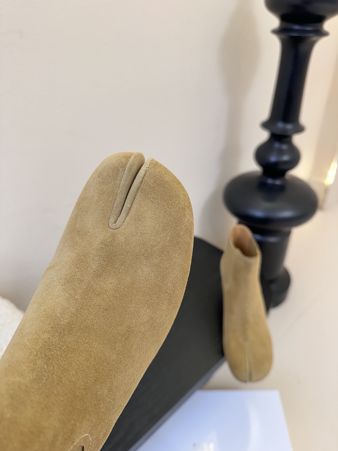 Maison Margiel* 玛吉拉分趾经典款矮跟娃娃头苹果头短靴MM6家tabi分趾鞋靴2025新品