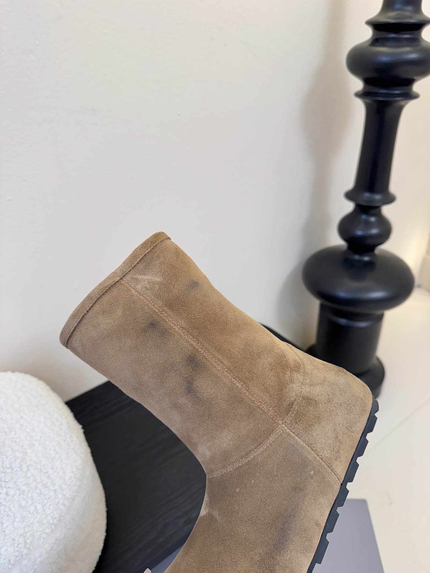 Balenciaga巴黎世家25FW雪地靴棉鞋Venom认准高版本 这款靴子在设计上独具匠心 以绑带与皮