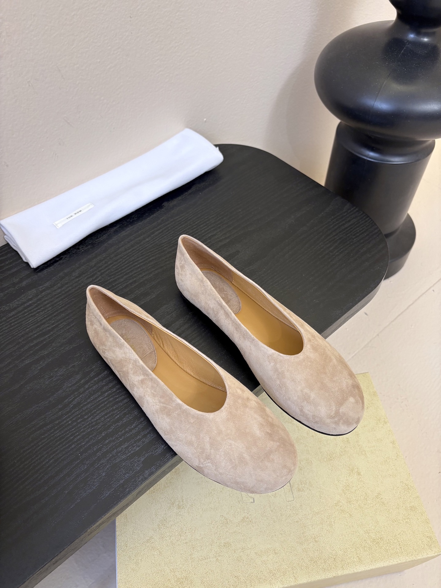 The ro*26早春新款玛丽珍平底单鞋跳舞鞋奶奶鞋！很少会看到一款跳舞鞋会做到这么精细、而且对脚的包容