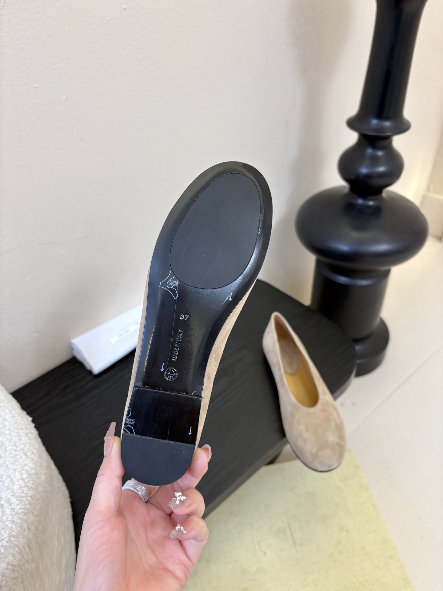 The ro*26早春新款玛丽珍平底单鞋跳舞鞋奶奶鞋！很少会看到一款跳舞鞋会做到这么精细、而且对脚的包容