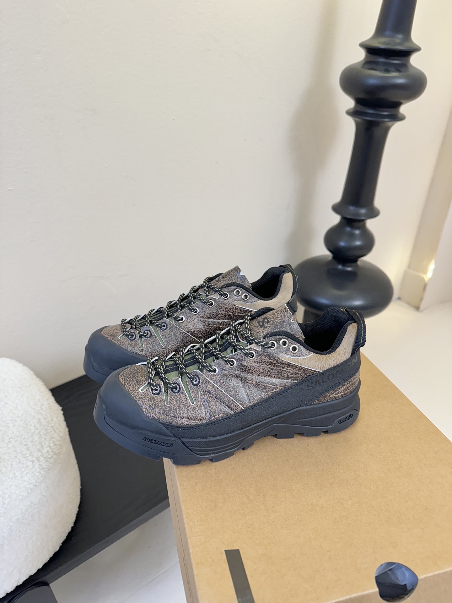 萨落蒙代购级别MM6针织SALOMON 联名款半拖鬼才设计师品牌，一个轻奢品牌‼️上脚很百搭哦，也很随脚