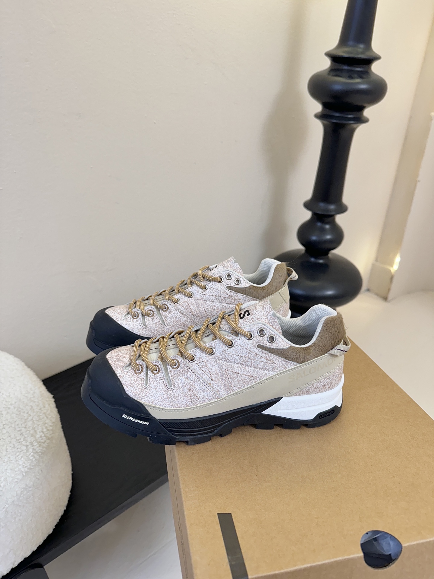 萨落蒙代购级别MM6针织SALOMON 联名款半拖鬼才设计师品牌，一个轻奢品牌‼️上脚很百搭哦，也很随脚