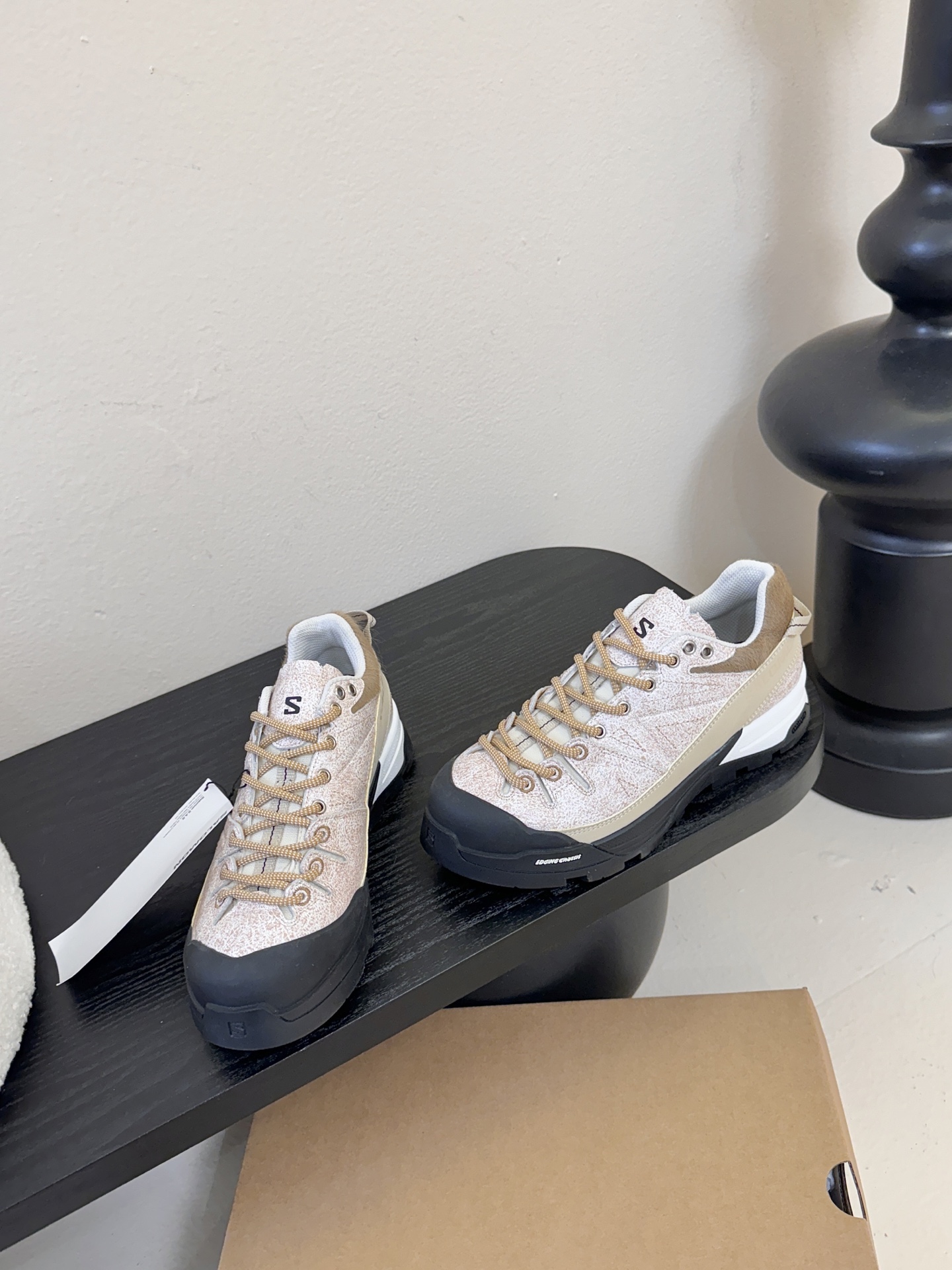 萨落蒙代购级别MM6针织SALOMON 联名款半拖鬼才设计师品牌，一个轻奢品牌‼️上脚很百搭哦，也很随脚