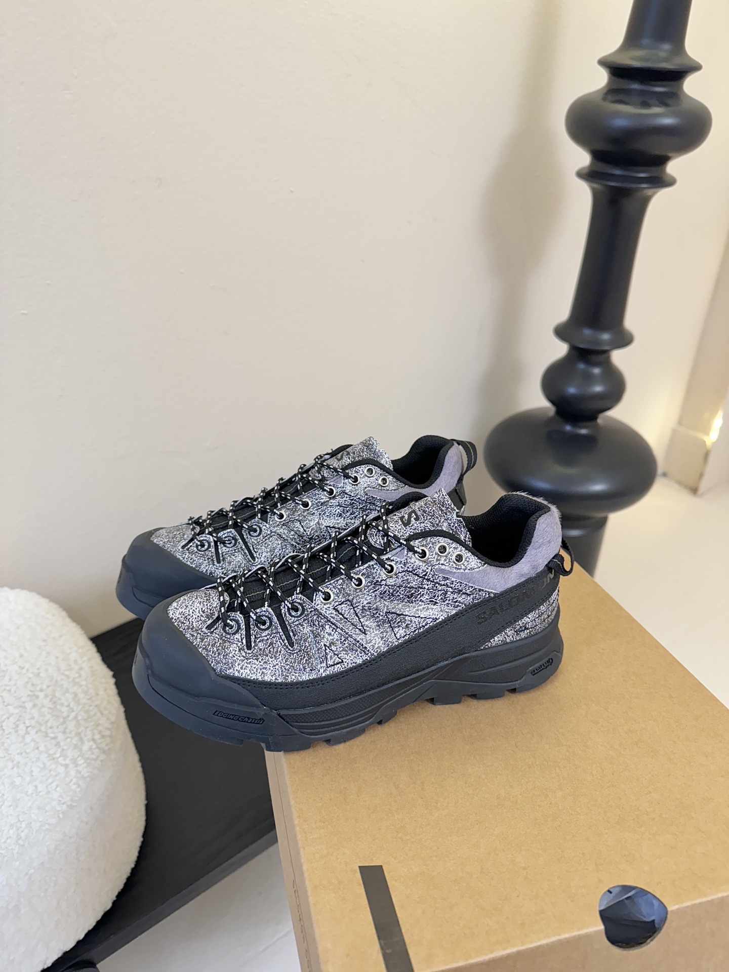 萨落蒙代购级别MM6针织SALOMON 联名款半拖鬼才设计师品牌，一个轻奢品牌‼️上脚很百搭哦，也很随脚