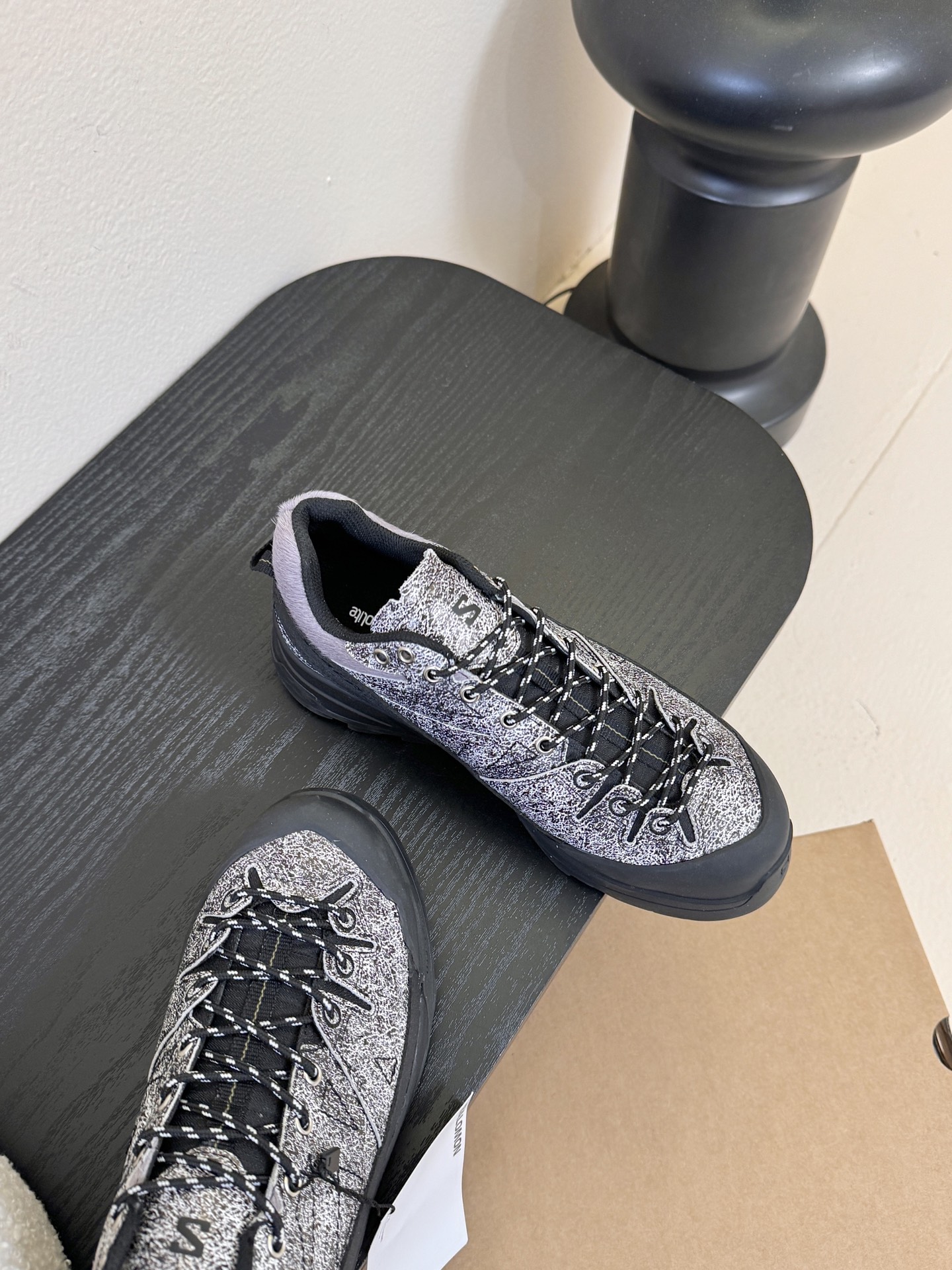 萨落蒙代购级别MM6针织SALOMON 联名款半拖鬼才设计师品牌，一个轻奢品牌‼️上脚很百搭哦，也很随脚