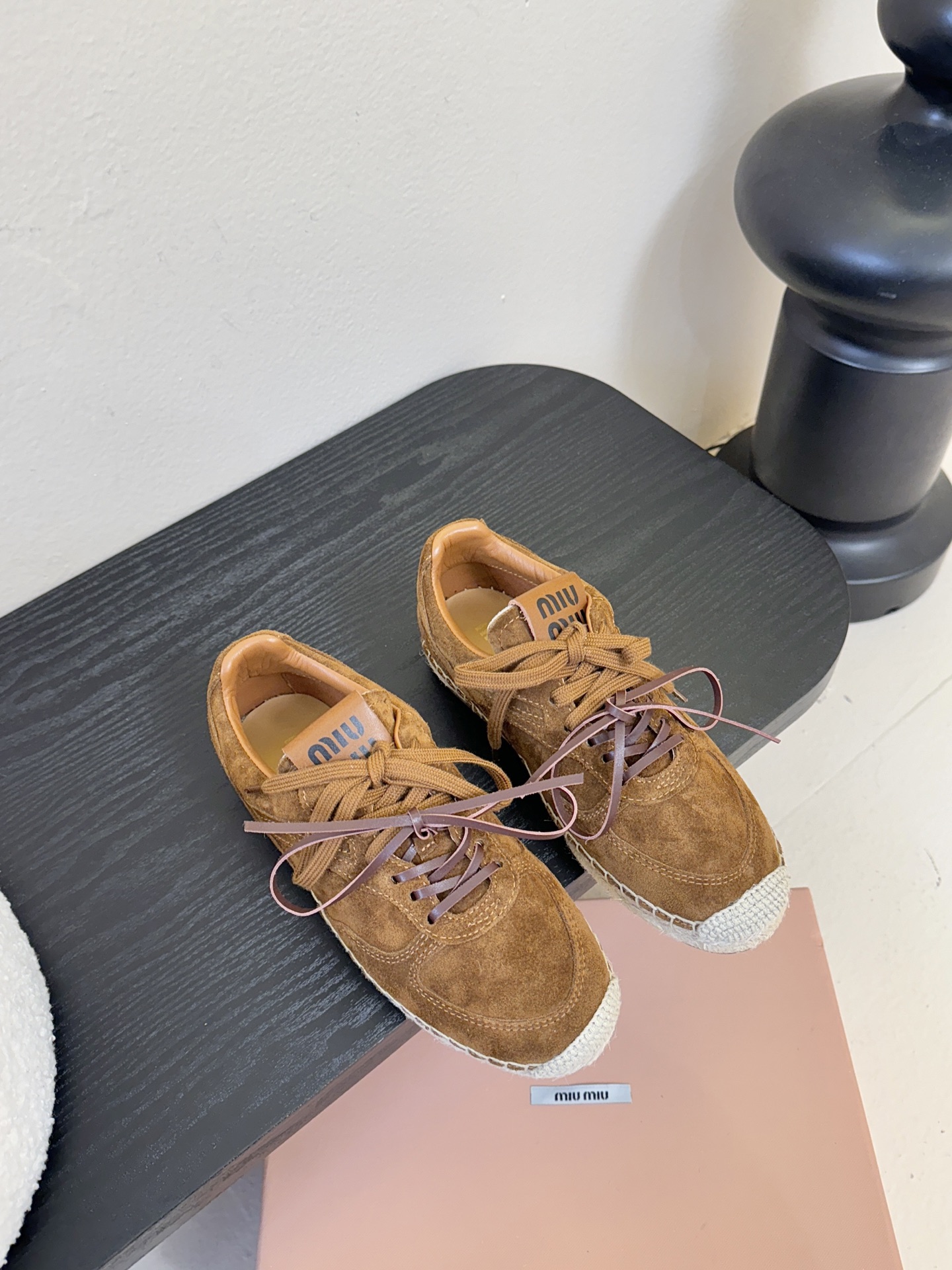 MiuMiu缪缪最新走秀款麻绳编织休闲鞋明星网红种草 国内外博主刷爆的一款 小红书种草系列 复古又时髦上