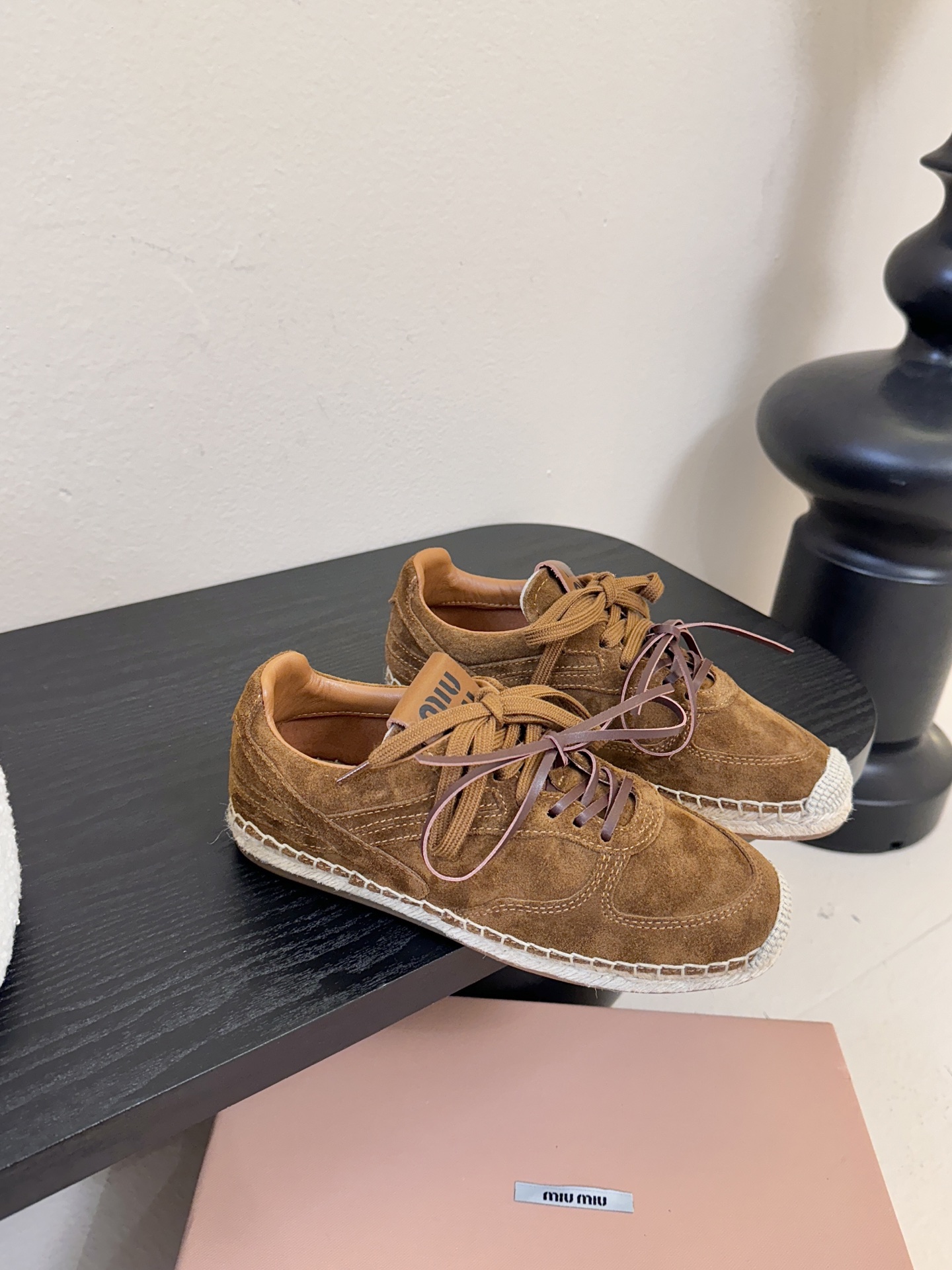 MiuMiu缪缪最新走秀款麻绳编织休闲鞋明星网红种草 国内外博主刷爆的一款 小红书种草系列 复古又时髦上