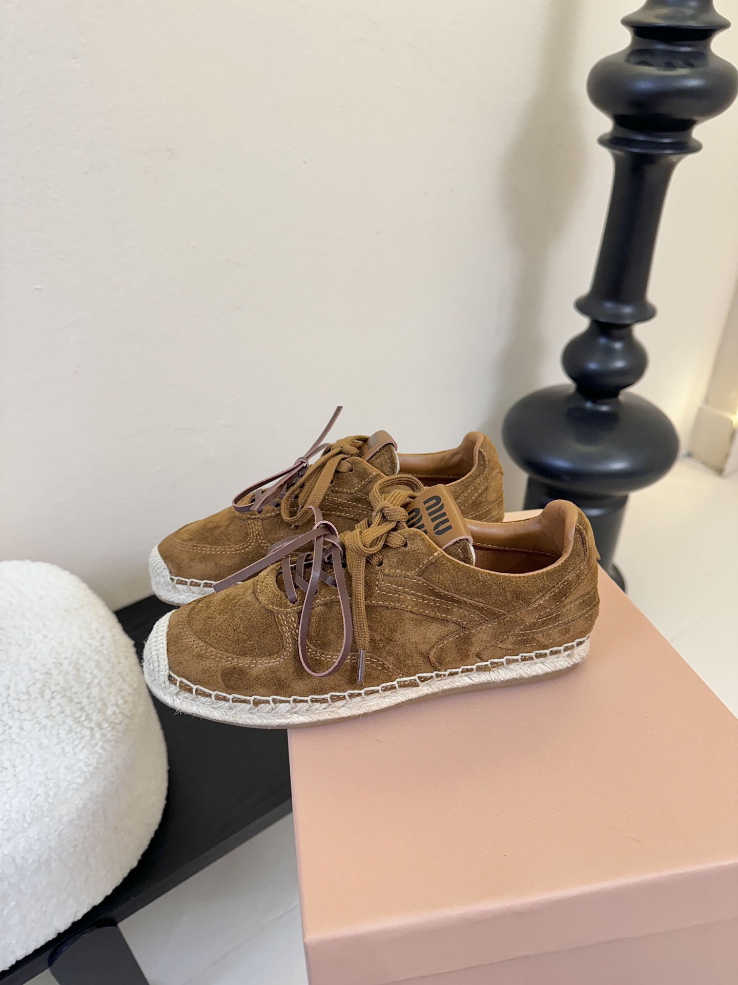 MiuMiu缪缪最新走秀款麻绳编织休闲鞋明星网红种草 国内外博主刷爆的一款 小红书种草系列 复古又时髦上