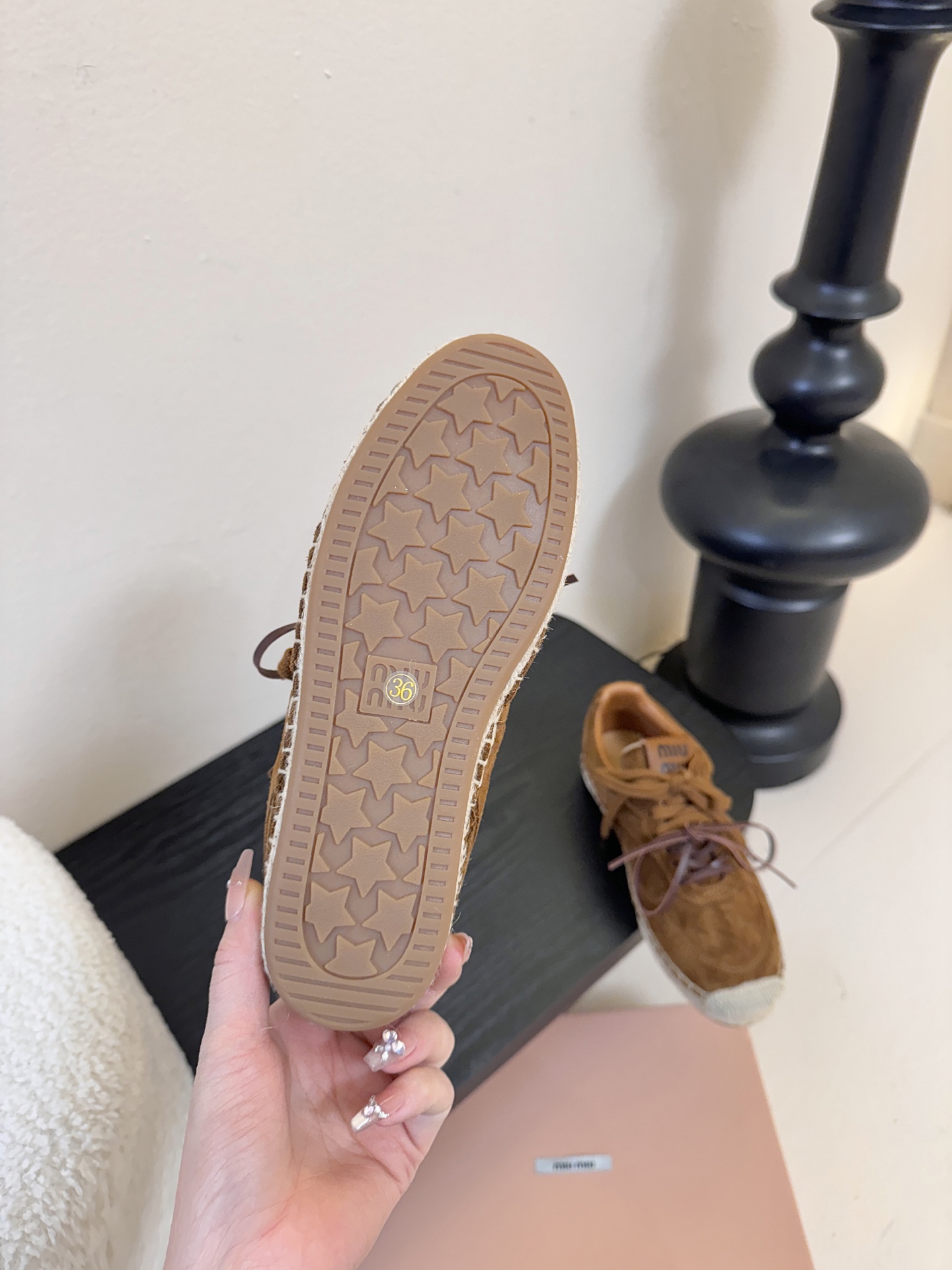 MiuMiu缪缪最新走秀款麻绳编织休闲鞋明星网红种草 国内外博主刷爆的一款 小红书种草系列 复古又时髦上