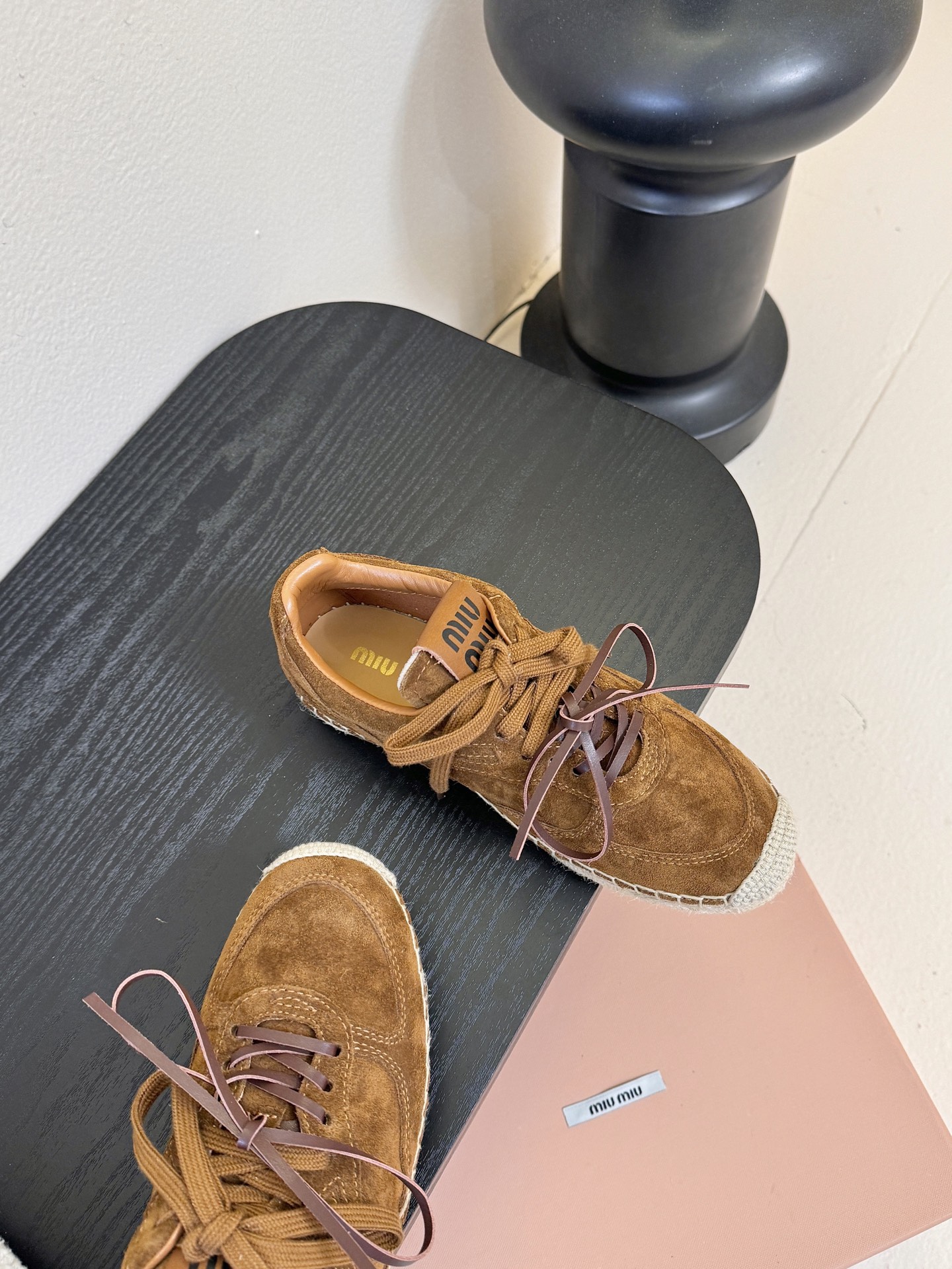 MiuMiu缪缪最新走秀款麻绳编织休闲鞋明星网红种草 国内外博主刷爆的一款 小红书种草系列 复古又时髦上