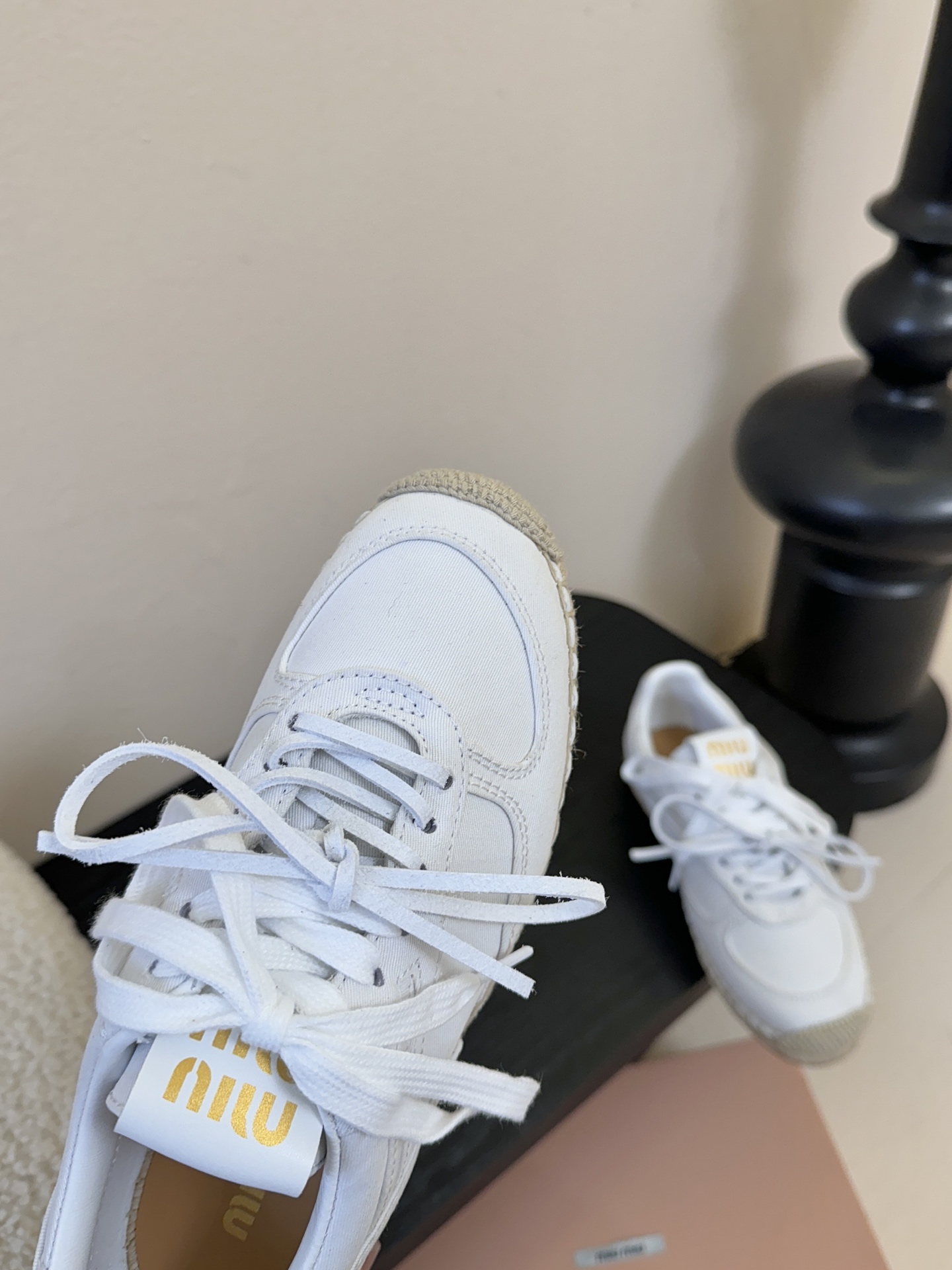 MiuMiu缪缪最新走秀款麻绳编织休闲鞋明星网红种草 国内外博主刷爆的一款 小红书种草系列 复古又时髦上