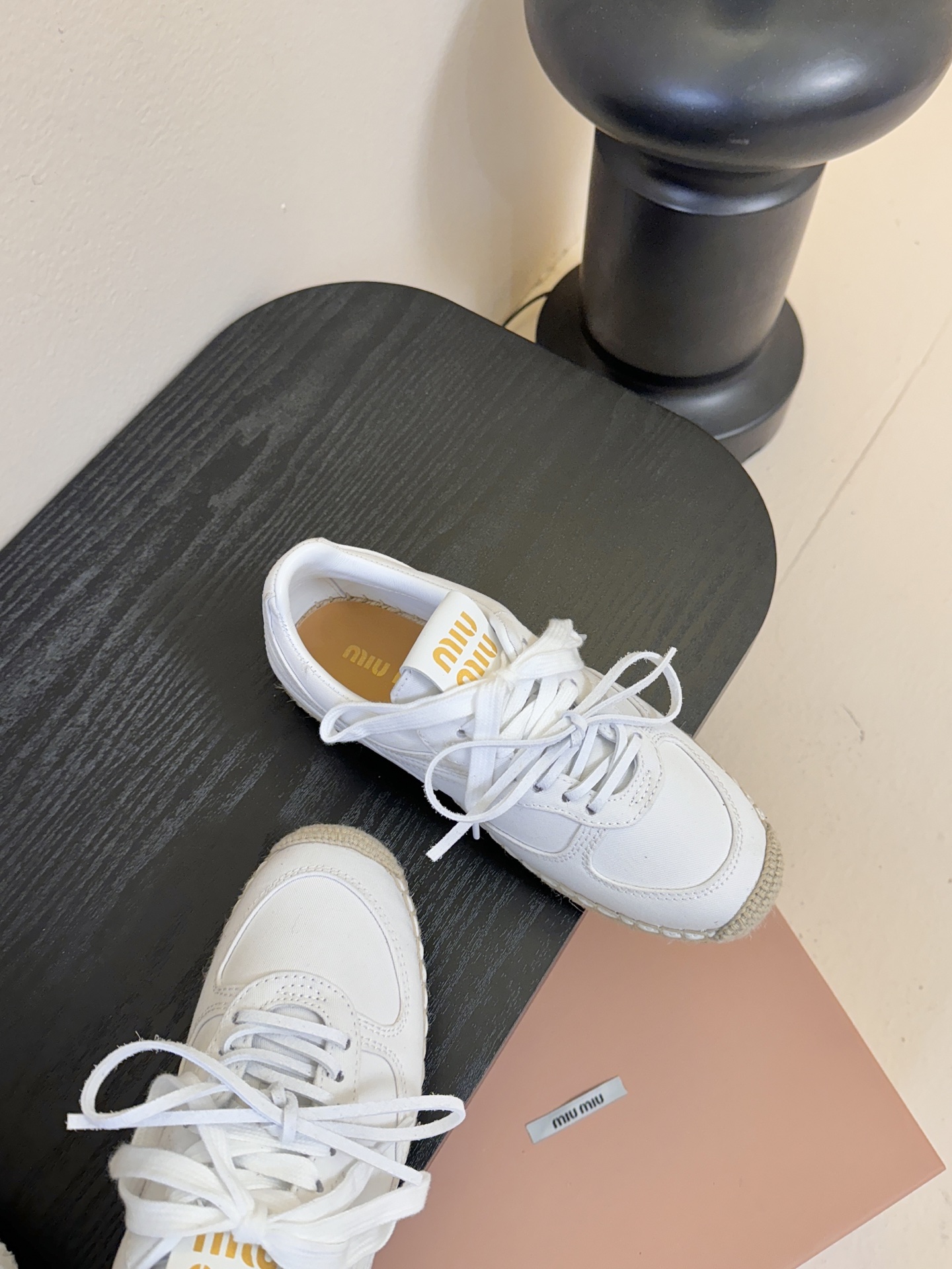 MiuMiu缪缪最新走秀款麻绳编织休闲鞋明星网红种草 国内外博主刷爆的一款 小红书种草系列 复古又时髦上