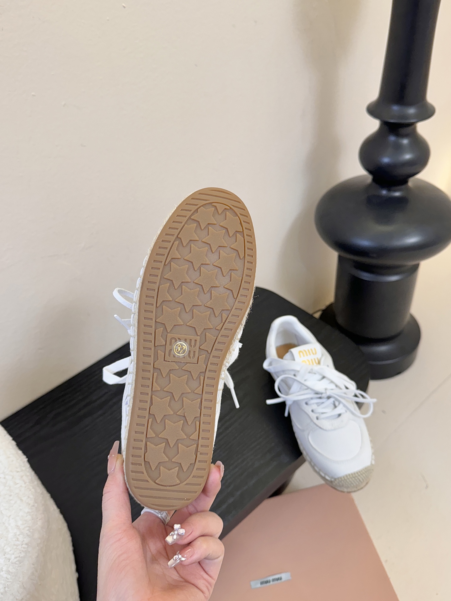MiuMiu缪缪最新走秀款麻绳编织休闲鞋明星网红种草 国内外博主刷爆的一款 小红书种草系列 复古又时髦上