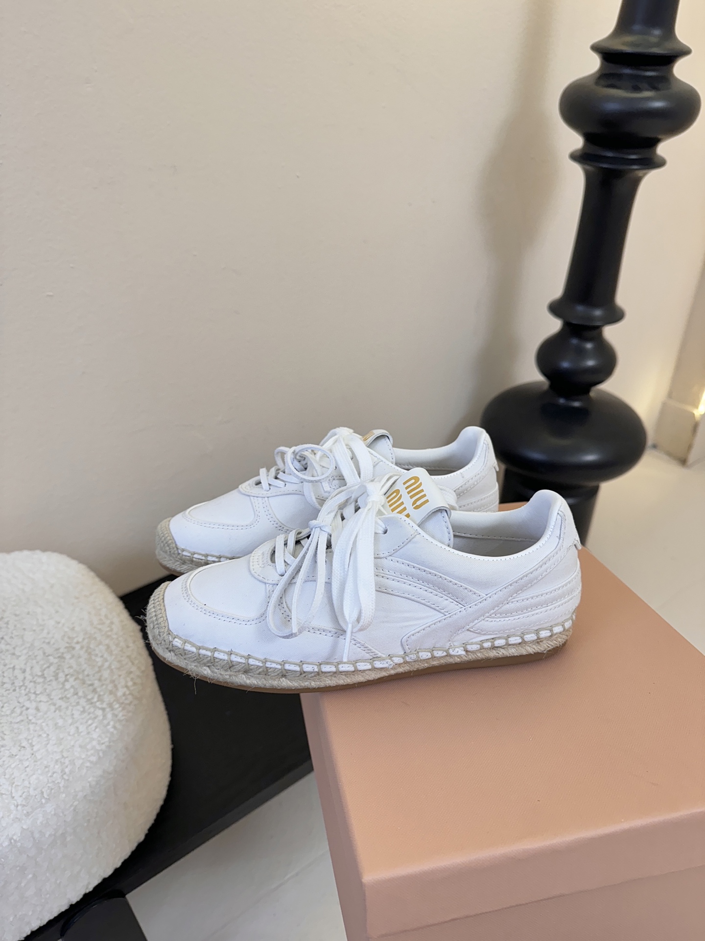 MiuMiu缪缪最新走秀款麻绳编织休闲鞋明星网红种草 国内外博主刷爆的一款 小红书种草系列 复古又时髦上