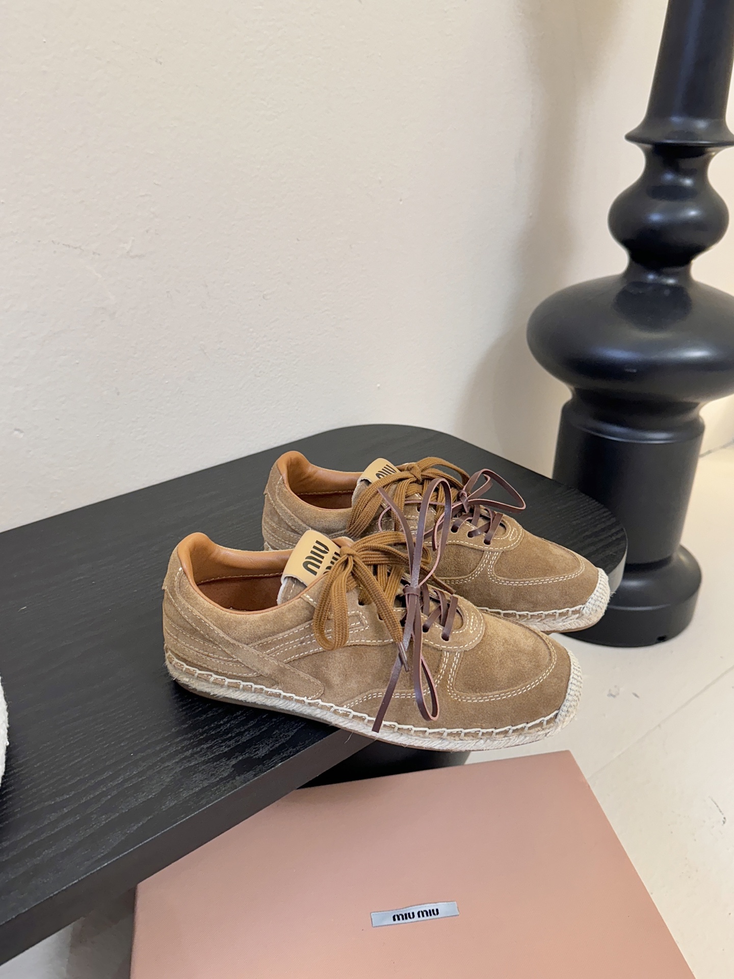 MiuMiu缪缪最新走秀款麻绳编织休闲鞋明星网红种草 国内外博主刷爆的一款 小红书种草系列 复古又时髦上