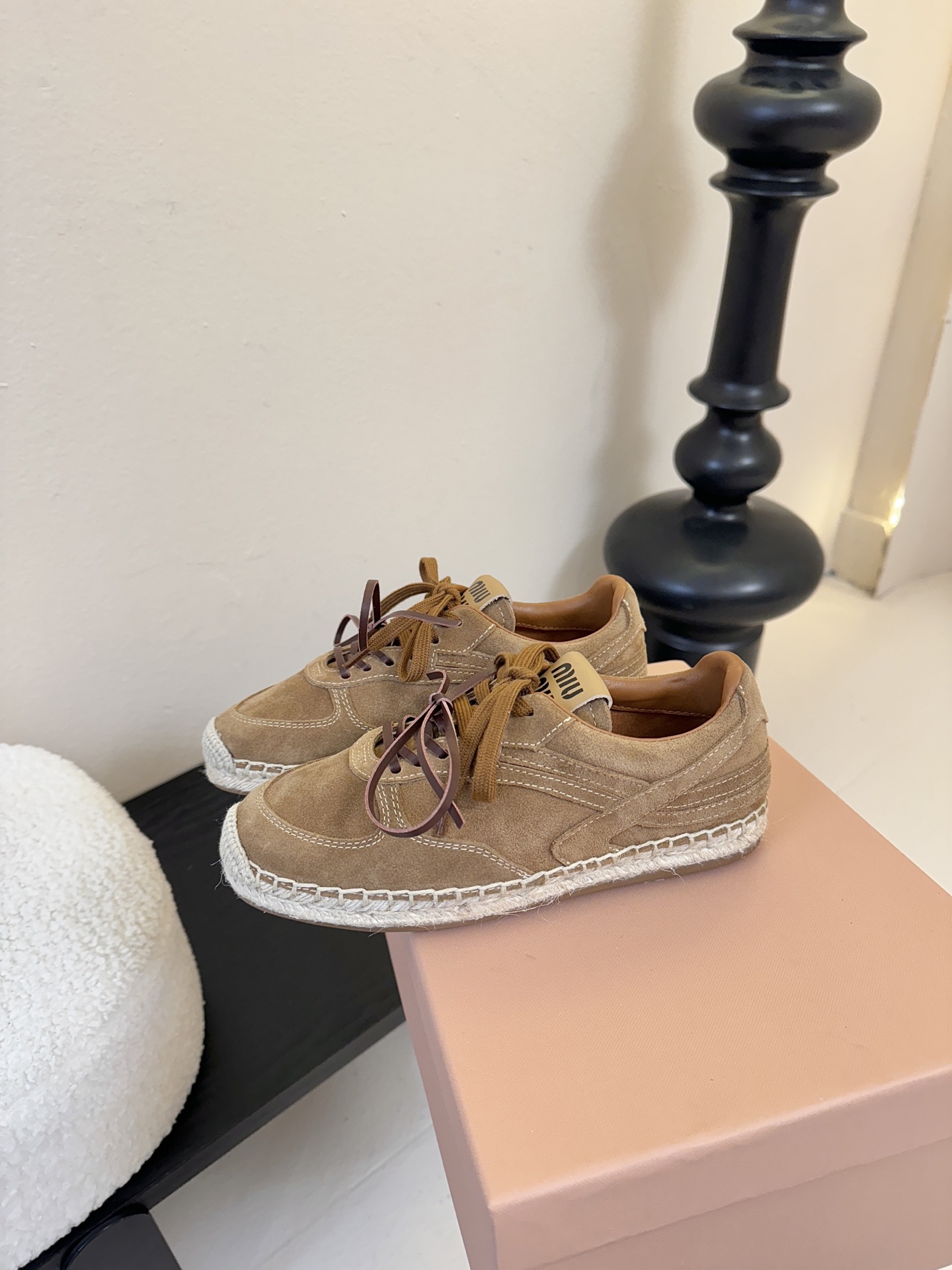 MiuMiu缪缪最新走秀款麻绳编织休闲鞋明星网红种草 国内外博主刷爆的一款 小红书种草系列 复古又时髦上