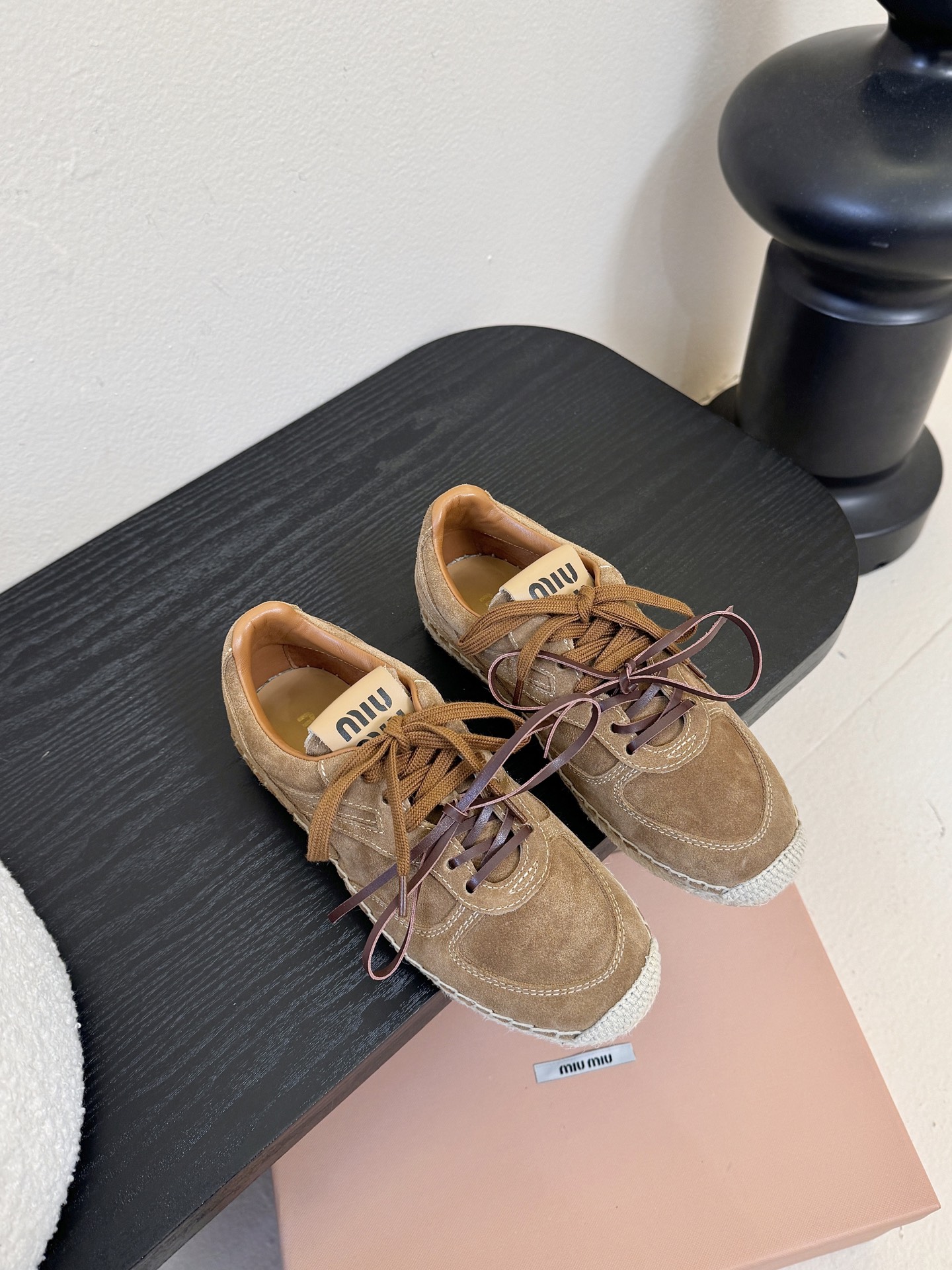 MiuMiu缪缪最新走秀款麻绳编织休闲鞋明星网红种草 国内外博主刷爆的一款 小红书种草系列 复古又时髦上