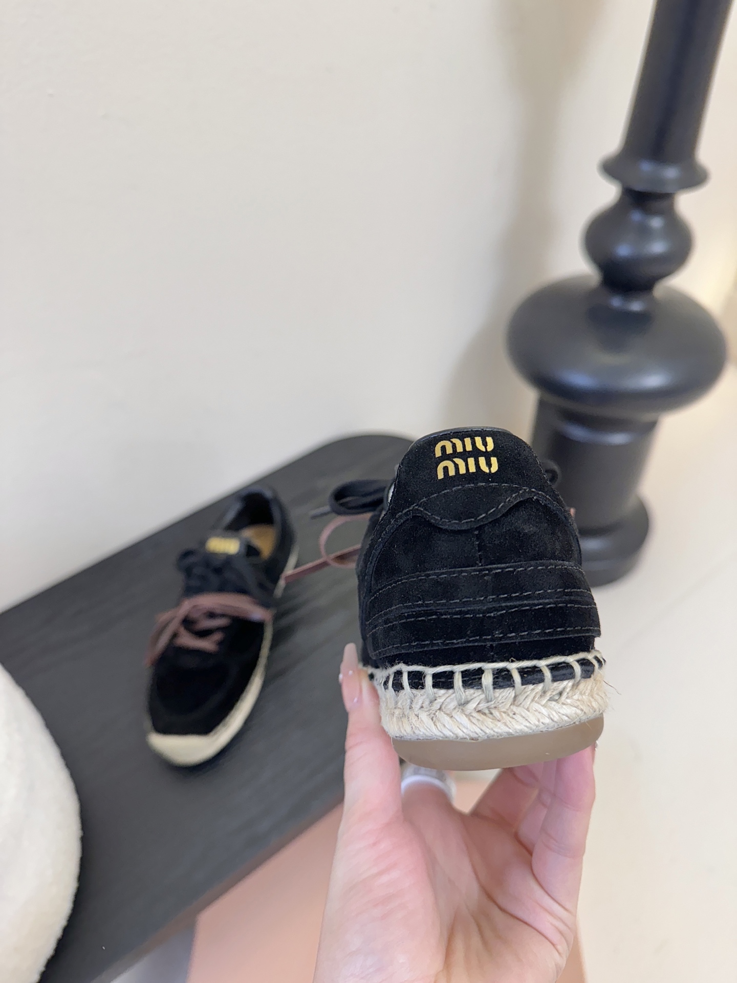 MiuMiu缪缪最新走秀款麻绳编织休闲鞋明星网红种草 国内外博主刷爆的一款 小红书种草系列 复古又时髦上