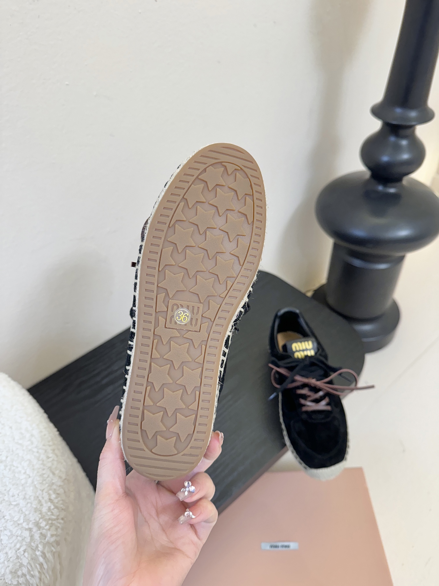 MiuMiu缪缪最新走秀款麻绳编织休闲鞋明星网红种草 国内外博主刷爆的一款 小红书种草系列 复古又时髦上