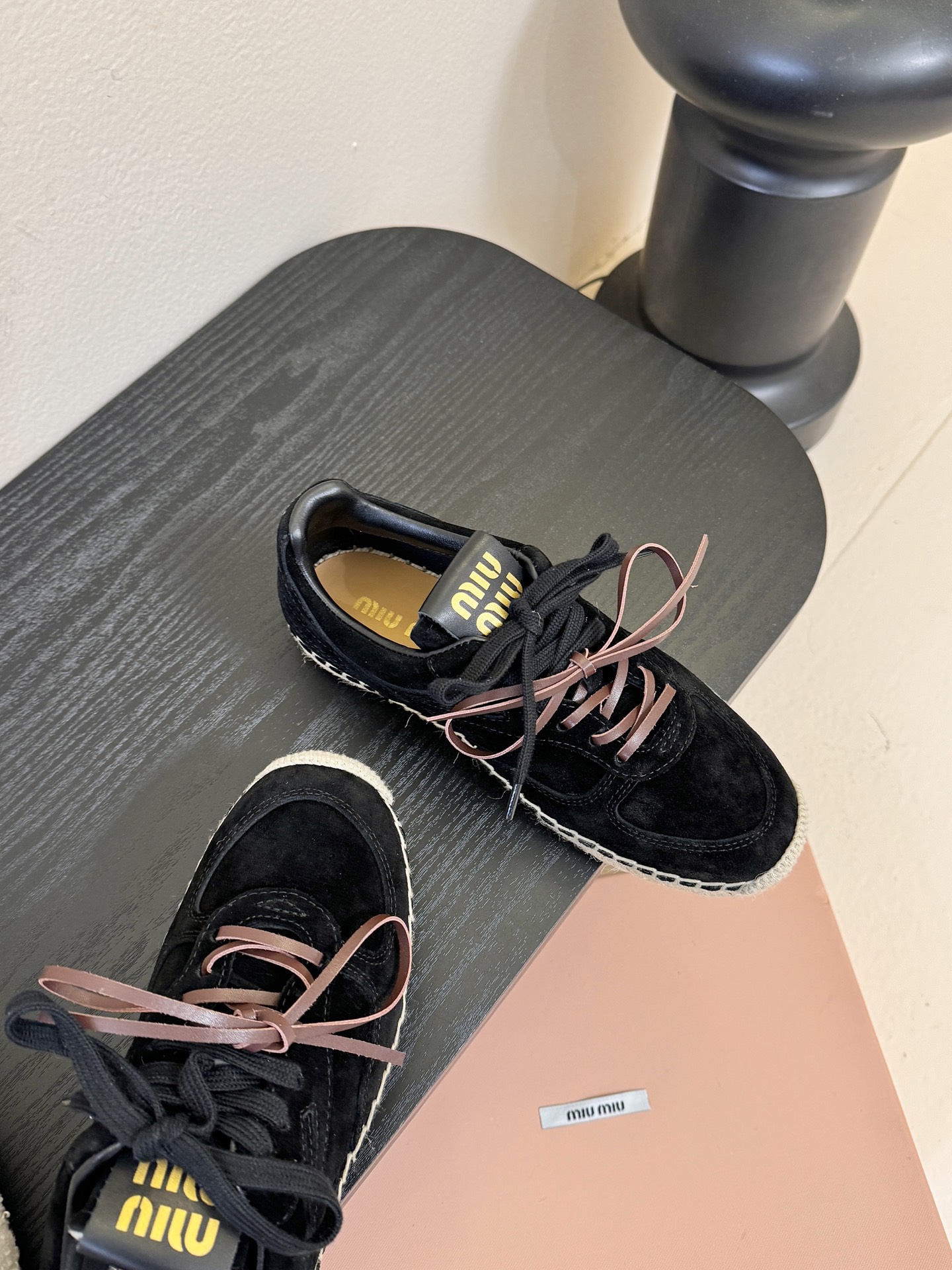 MiuMiu缪缪最新走秀款麻绳编织休闲鞋明星网红种草 国内外博主刷爆的一款 小红书种草系列 复古又时髦上