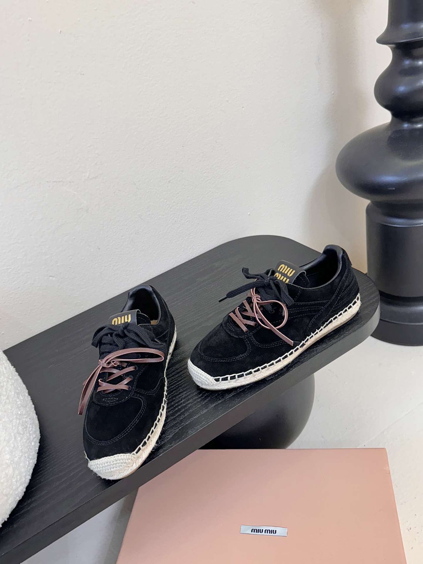 MiuMiu缪缪最新走秀款麻绳编织休闲鞋明星网红种草 国内外博主刷爆的一款 小红书种草系列 复古又时髦上