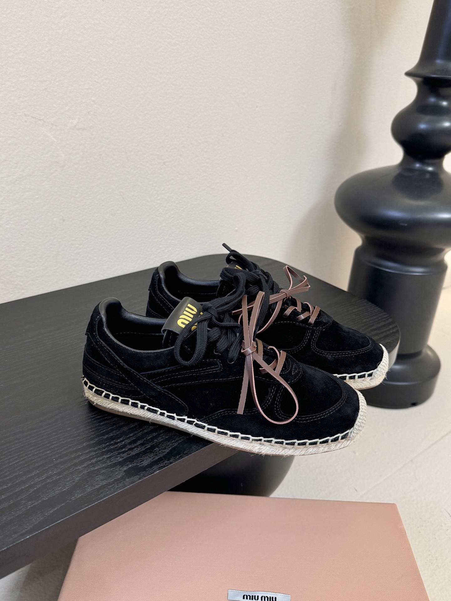 MiuMiu缪缪最新走秀款麻绳编织休闲鞋明星网红种草 国内外博主刷爆的一款 小红书种草系列 复古又时髦上