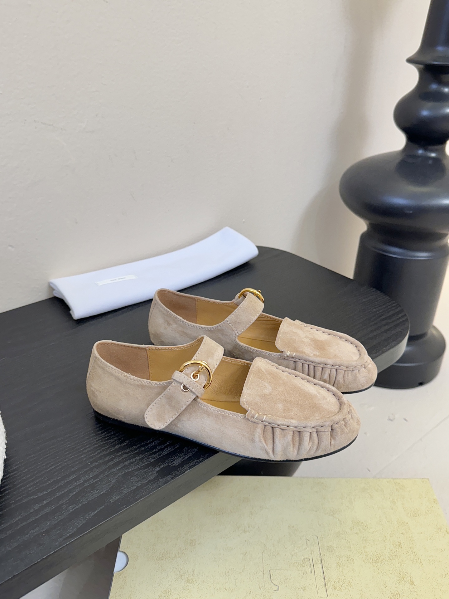 the ro*2026春夏新款简易一字扣带圆头平底鞋玛丽珍单鞋奶奶鞋！简易复古中性风！非常舒服的平底鞋，