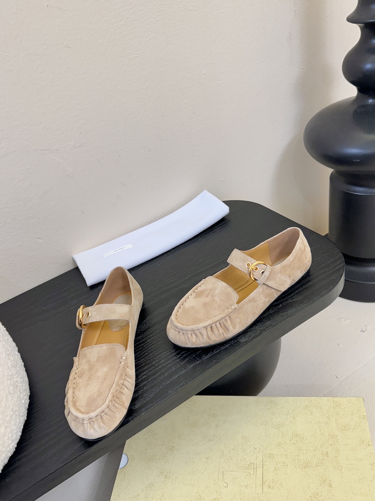 the ro*2026春夏新款简易一字扣带圆头平底鞋玛丽珍单鞋奶奶鞋！简易复古中性风！非常舒服的平底鞋，