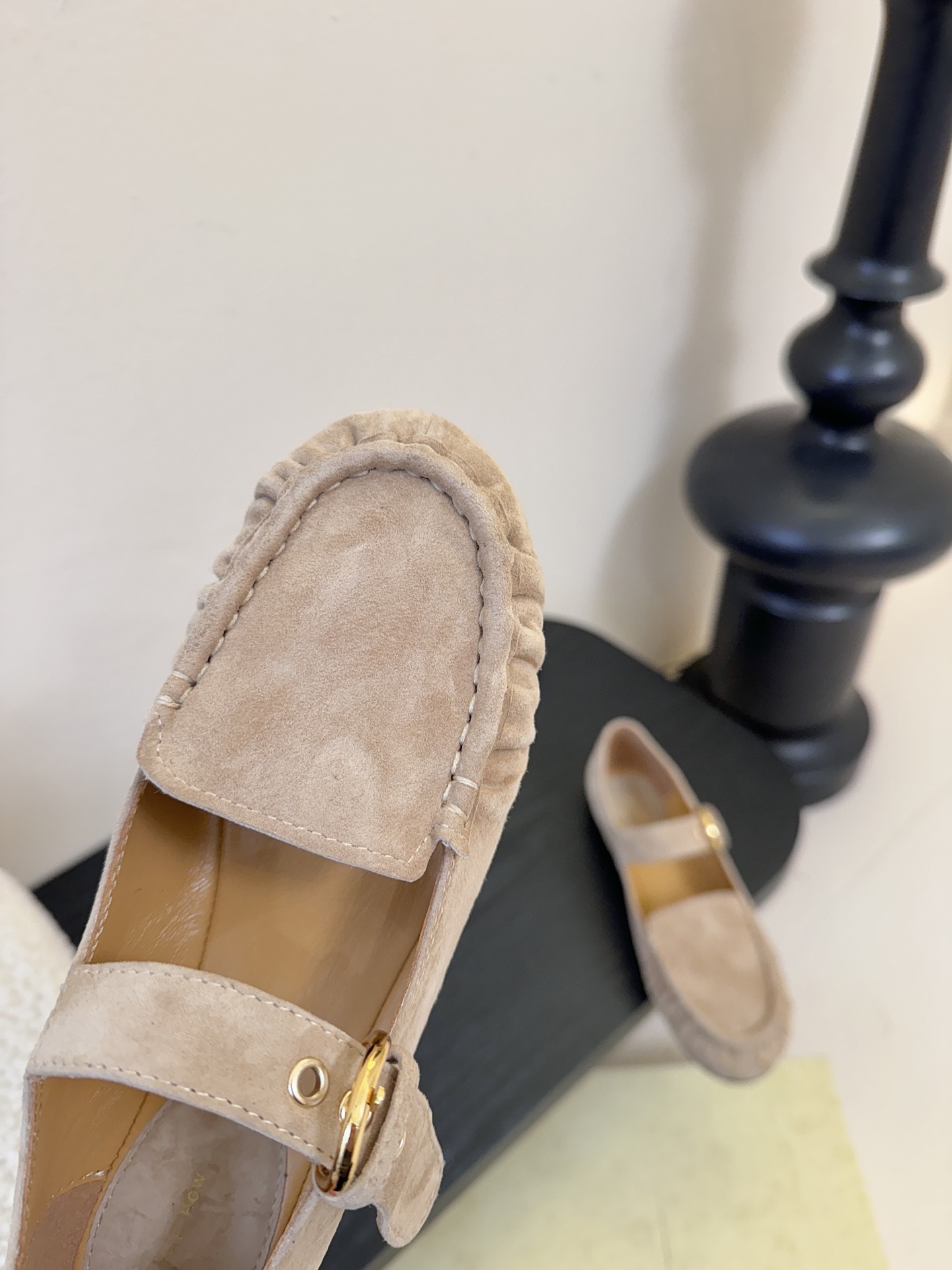 the ro*2026春夏新款简易一字扣带圆头平底鞋玛丽珍单鞋奶奶鞋！简易复古中性风！非常舒服的平底鞋，