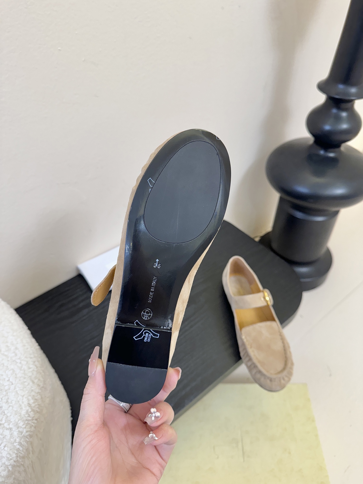 the ro*2026春夏新款简易一字扣带圆头平底鞋玛丽珍单鞋奶奶鞋！简易复古中性风！非常舒服的平底鞋，