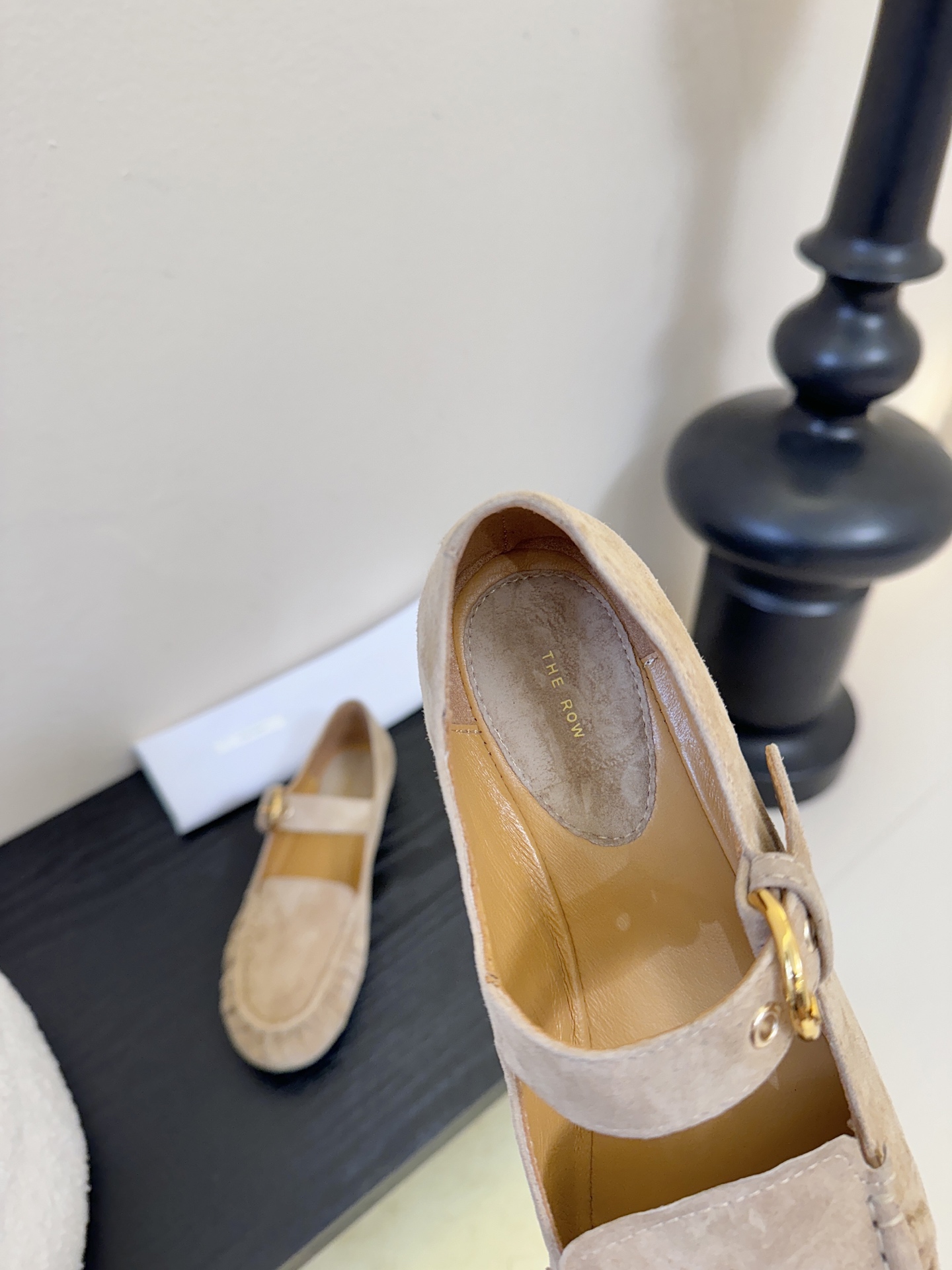 the ro*2026春夏新款简易一字扣带圆头平底鞋玛丽珍单鞋奶奶鞋！简易复古中性风！非常舒服的平底鞋，