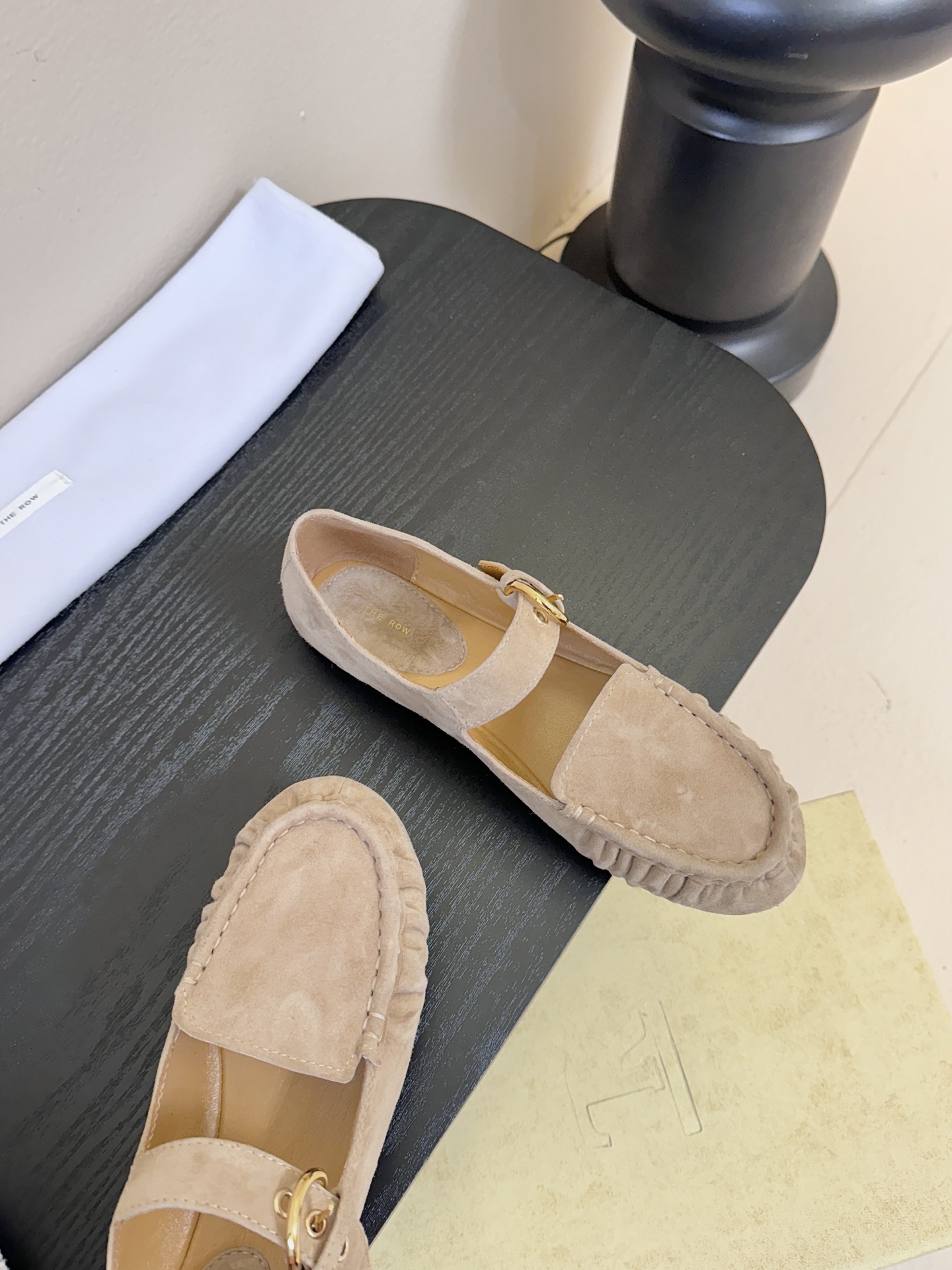 the ro*2026春夏新款简易一字扣带圆头平底鞋玛丽珍单鞋奶奶鞋！简易复古中性风！非常舒服的平底鞋，