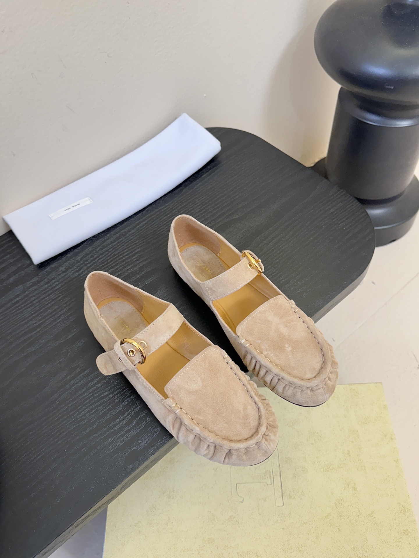 the ro*2026春夏新款简易一字扣带圆头平底鞋玛丽珍单鞋奶奶鞋！简易复古中性风！非常舒服的平底鞋，