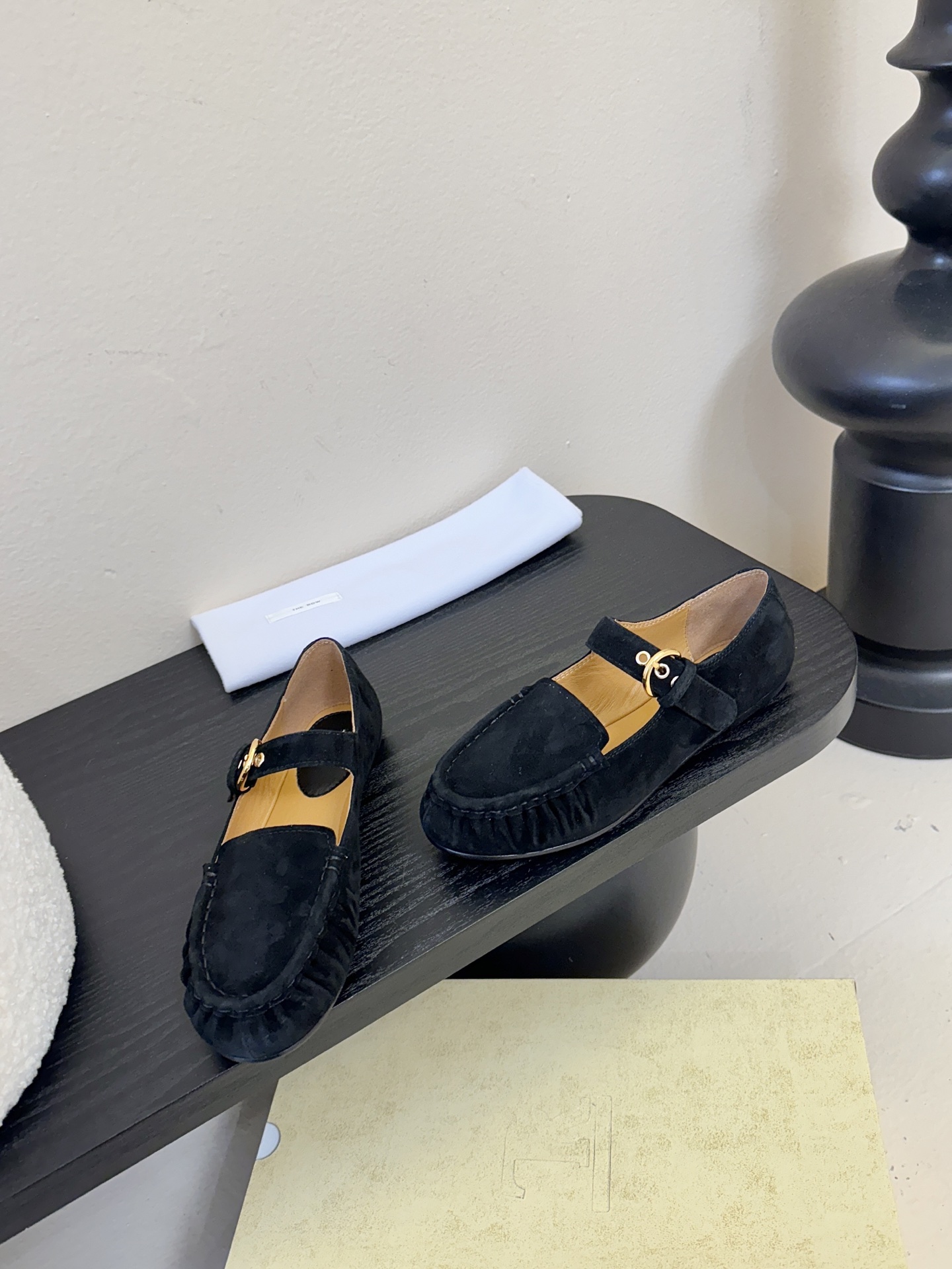 the ro*2026春夏新款简易一字扣带圆头平底鞋玛丽珍单鞋奶奶鞋！简易复古中性风！非常舒服的平底鞋，