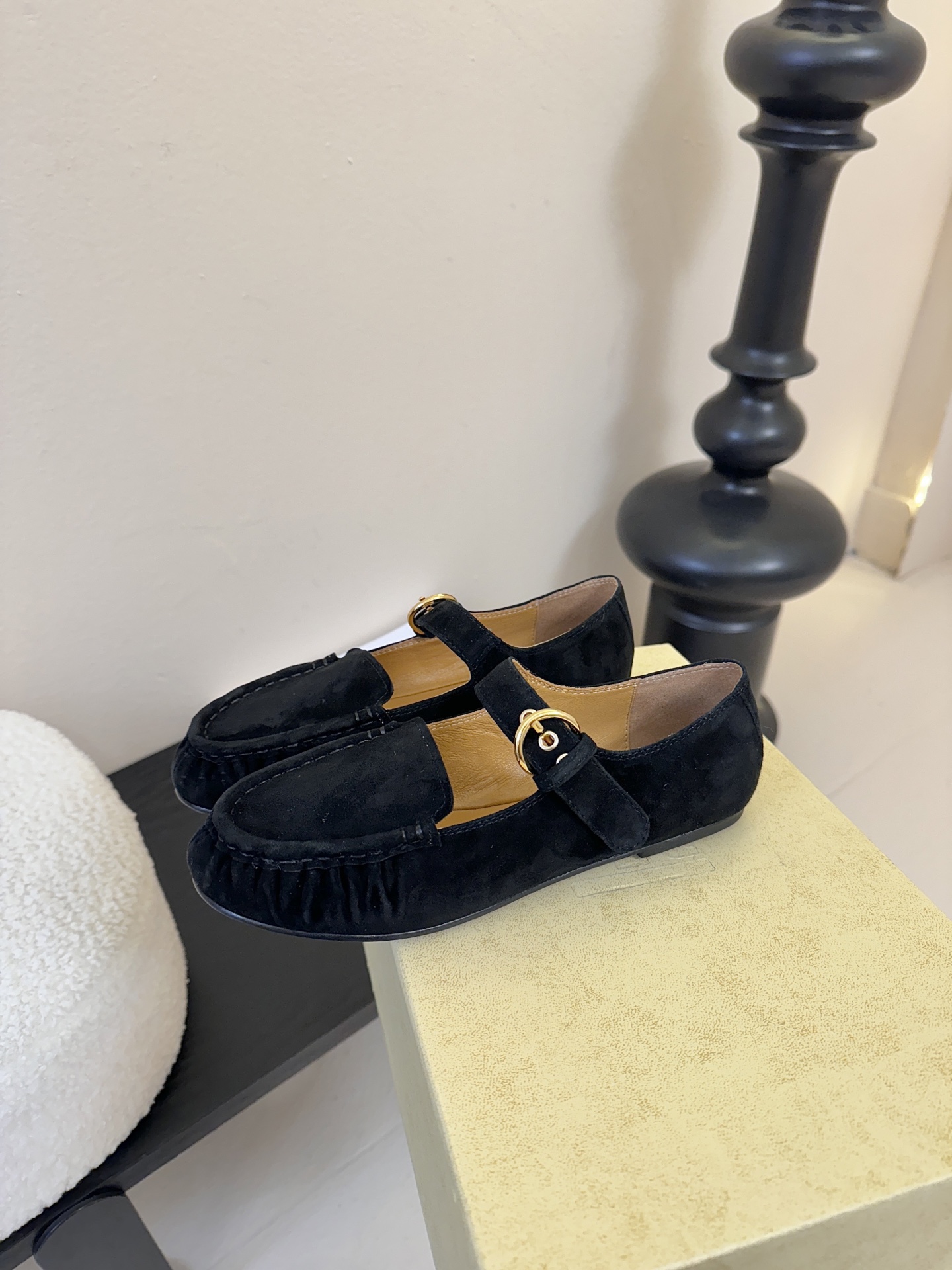 the ro*2026春夏新款简易一字扣带圆头平底鞋玛丽珍单鞋奶奶鞋！简易复古中性风！非常舒服的平底鞋，