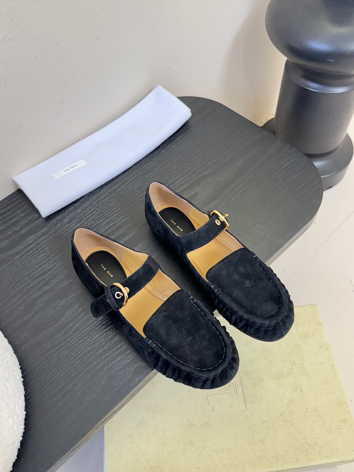 the ro*2026春夏新款简易一字扣带圆头平底鞋玛丽珍单鞋奶奶鞋！简易复古中性风！非常舒服的平底鞋，