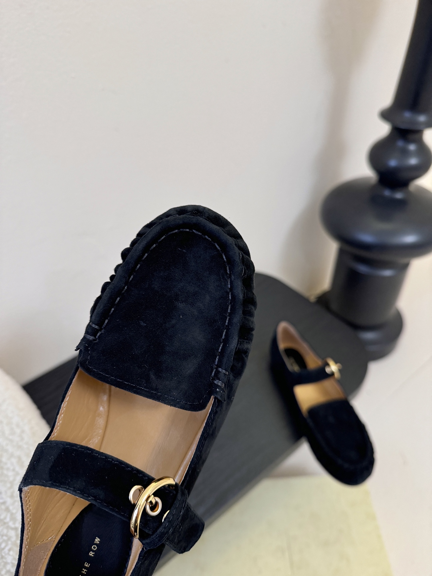 the ro*2026春夏新款简易一字扣带圆头平底鞋玛丽珍单鞋奶奶鞋！简易复古中性风！非常舒服的平底鞋，