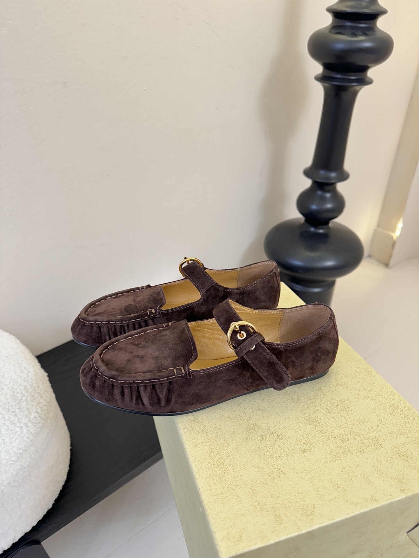 the ro*2026春夏新款简易一字扣带圆头平底鞋玛丽珍单鞋奶奶鞋！简易复古中性风！非常舒服的平底鞋，