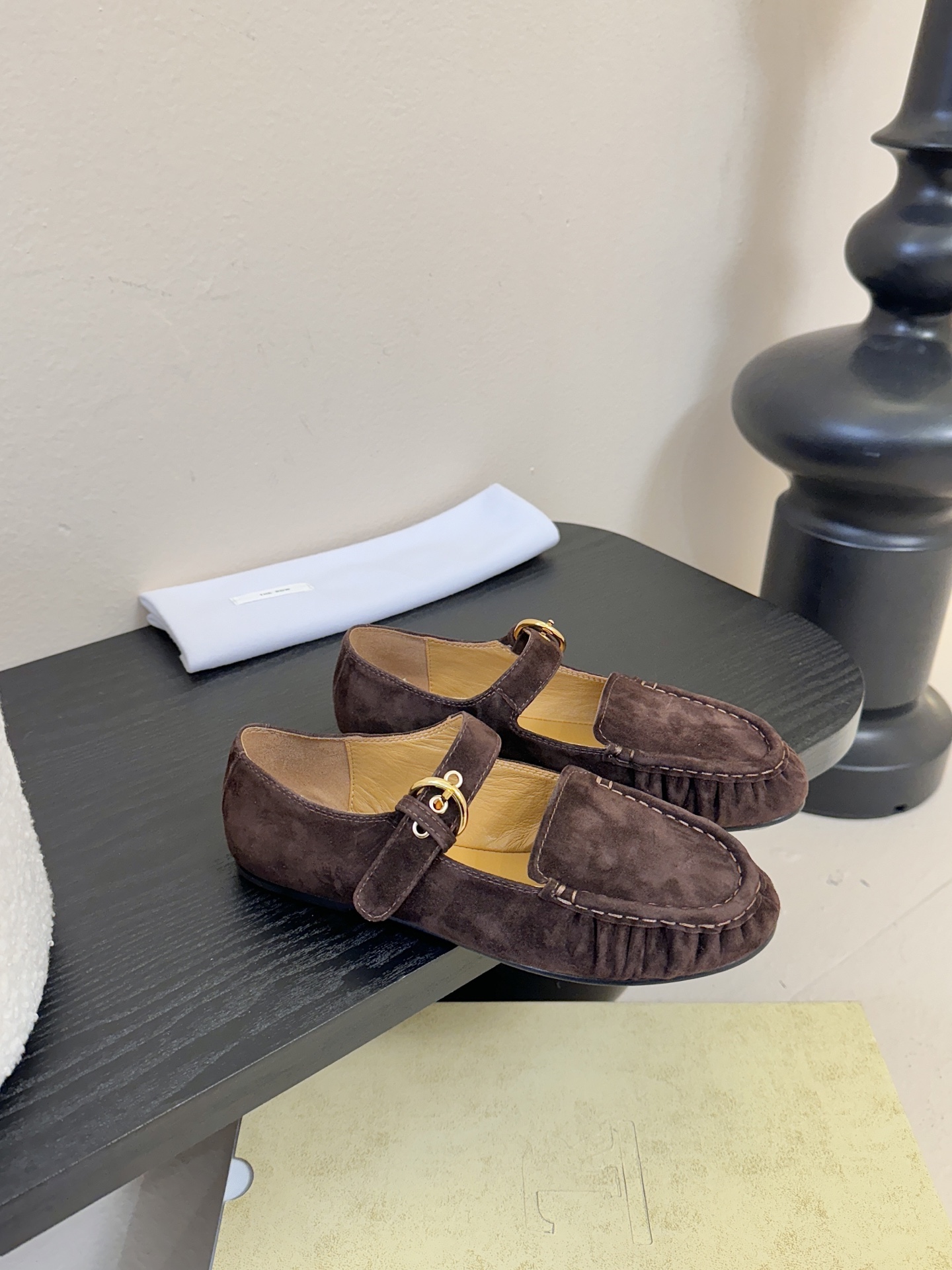 the ro*2026春夏新款简易一字扣带圆头平底鞋玛丽珍单鞋奶奶鞋！简易复古中性风！非常舒服的平底鞋，