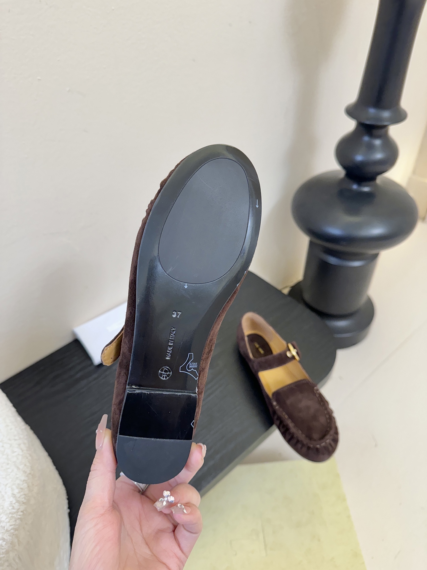 the ro*2026春夏新款简易一字扣带圆头平底鞋玛丽珍单鞋奶奶鞋！简易复古中性风！非常舒服的平底鞋，