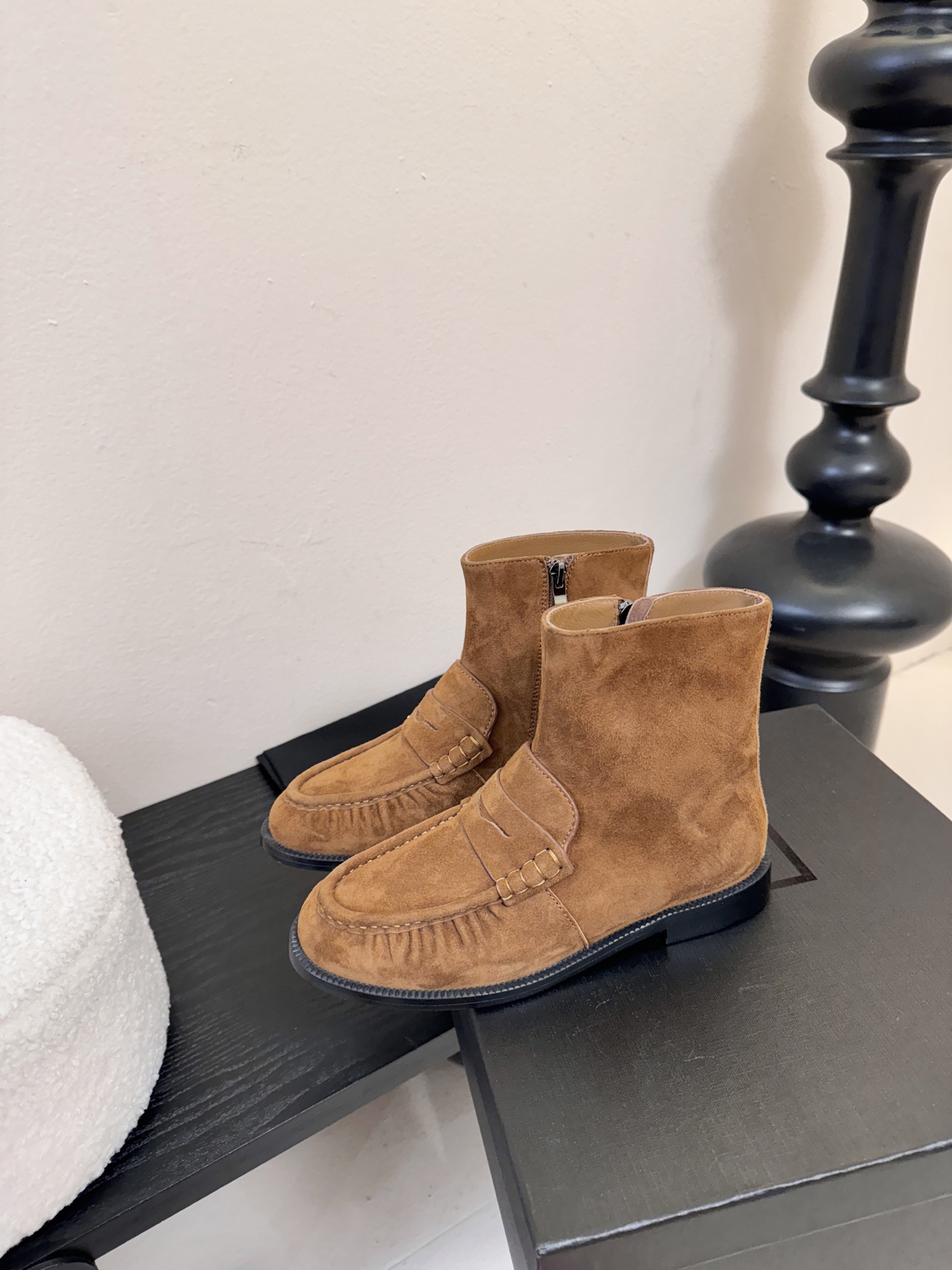 Saint Laurent圣罗兰秋冬最新款布洛克短靴 超多明星时尚博主种草 大小质感与原版完全一致✔️鞋