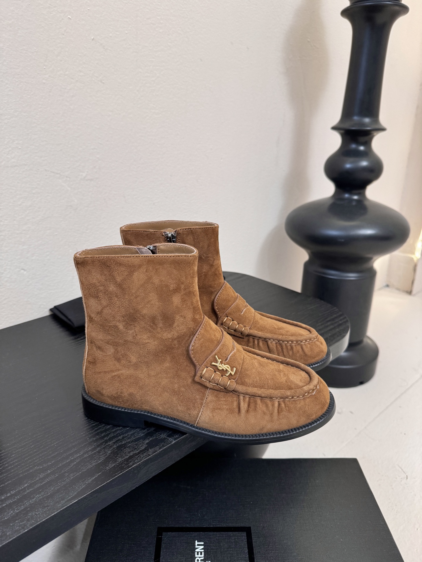 Saint Laurent圣罗兰秋冬最新款布洛克短靴 超多明星时尚博主种草 大小质感与原版完全一致✔️鞋