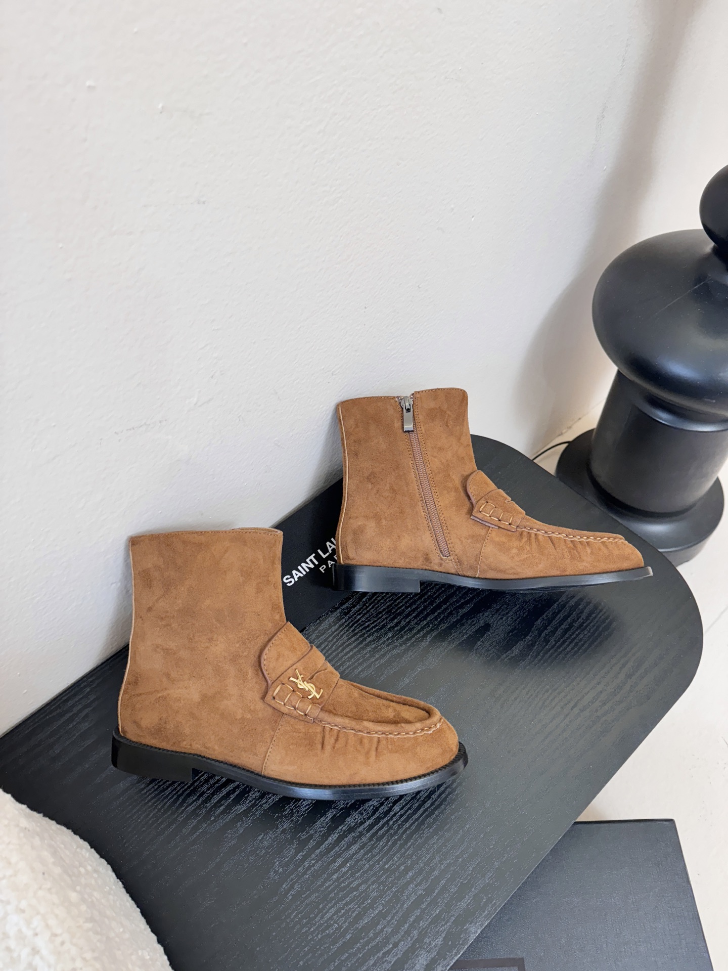 Saint Laurent圣罗兰秋冬最新款布洛克短靴 超多明星时尚博主种草 大小质感与原版完全一致✔️鞋